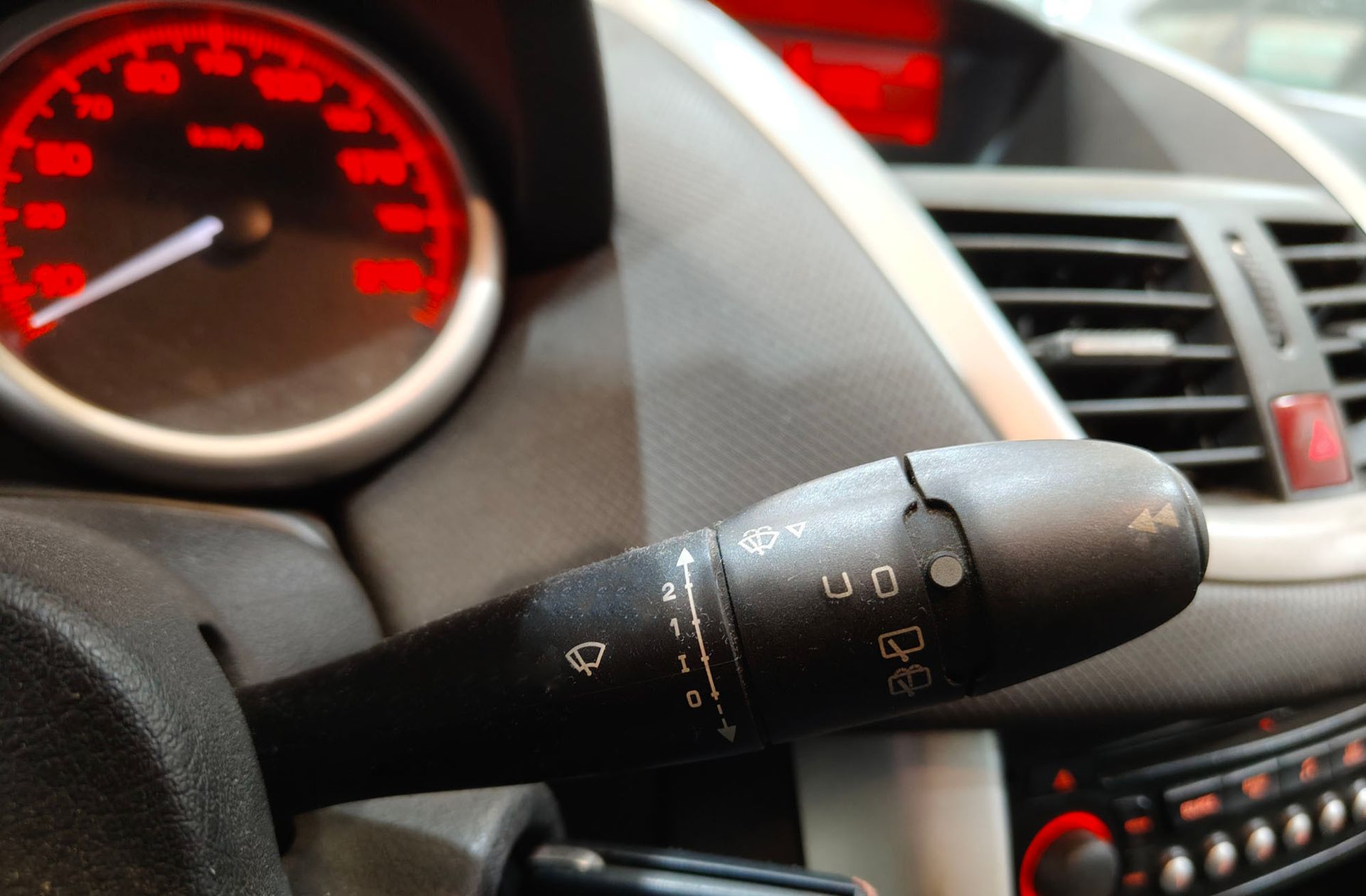 Peugeot 207 1.4 HDi Business Line FAP - foto 21