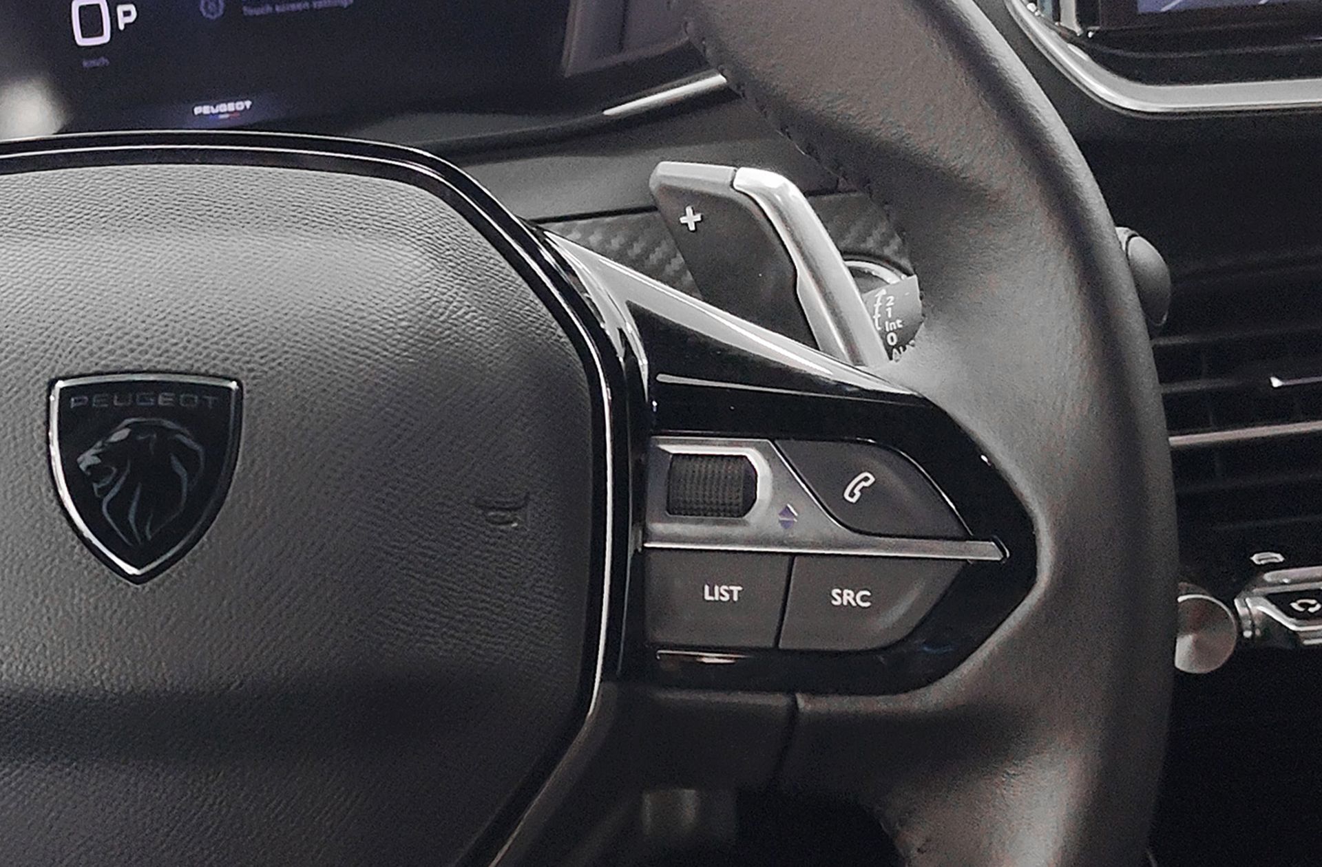 Peugeot 2008 Allure Hybrid eDCS6 - foto 29