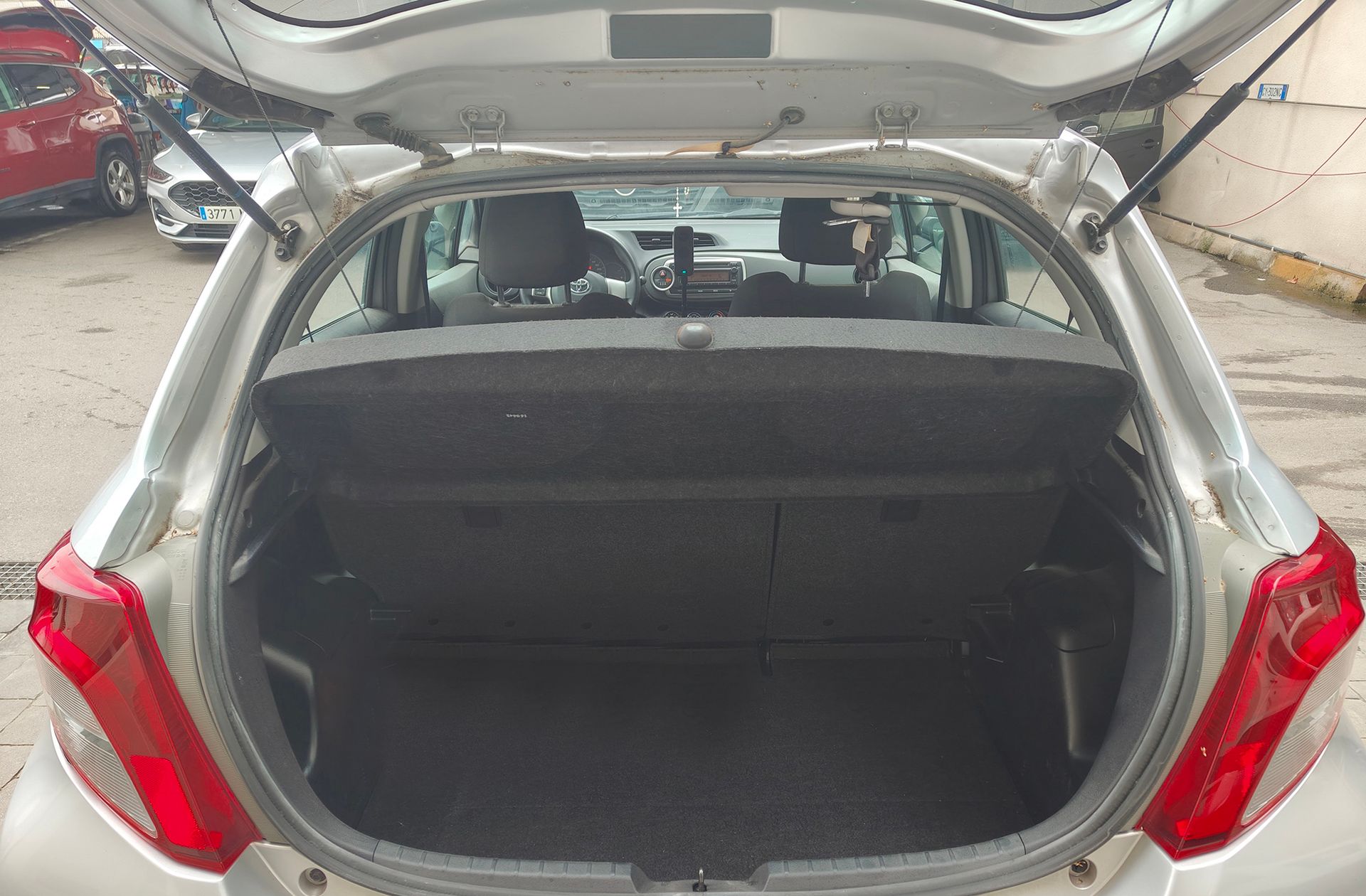 Toyota Yaris 70 Active - foto 11