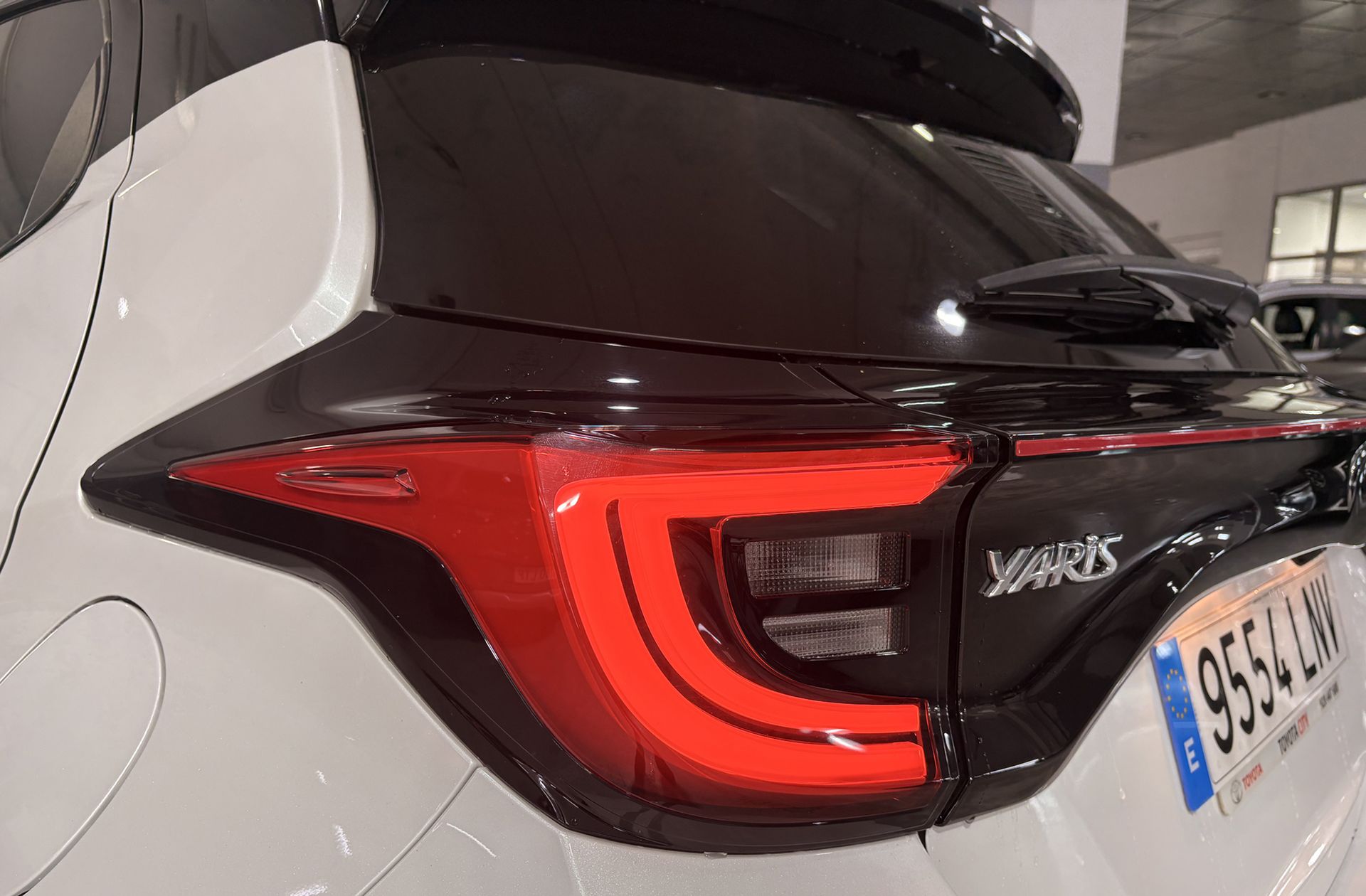 Toyota Yaris 120H Style - foto 15