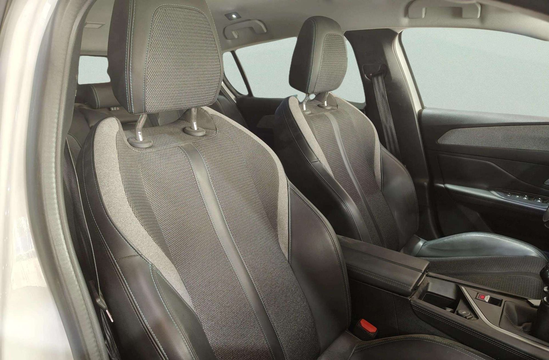 Peugeot 308 PureTech 130 Allure - foto 19