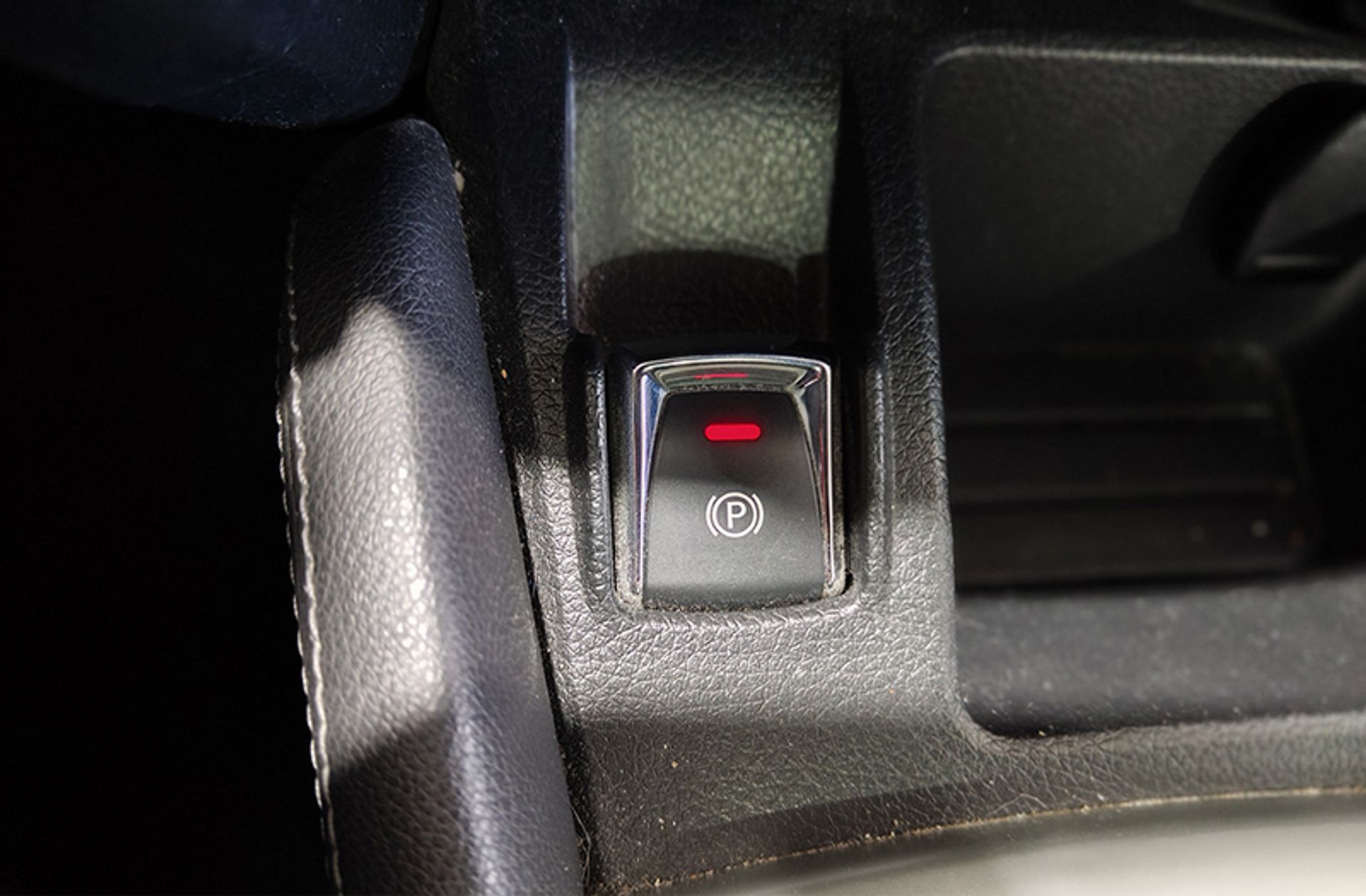 Nissan Qashqai 1.6 dCi N-Connecta 4x2 XTronic - foto 32