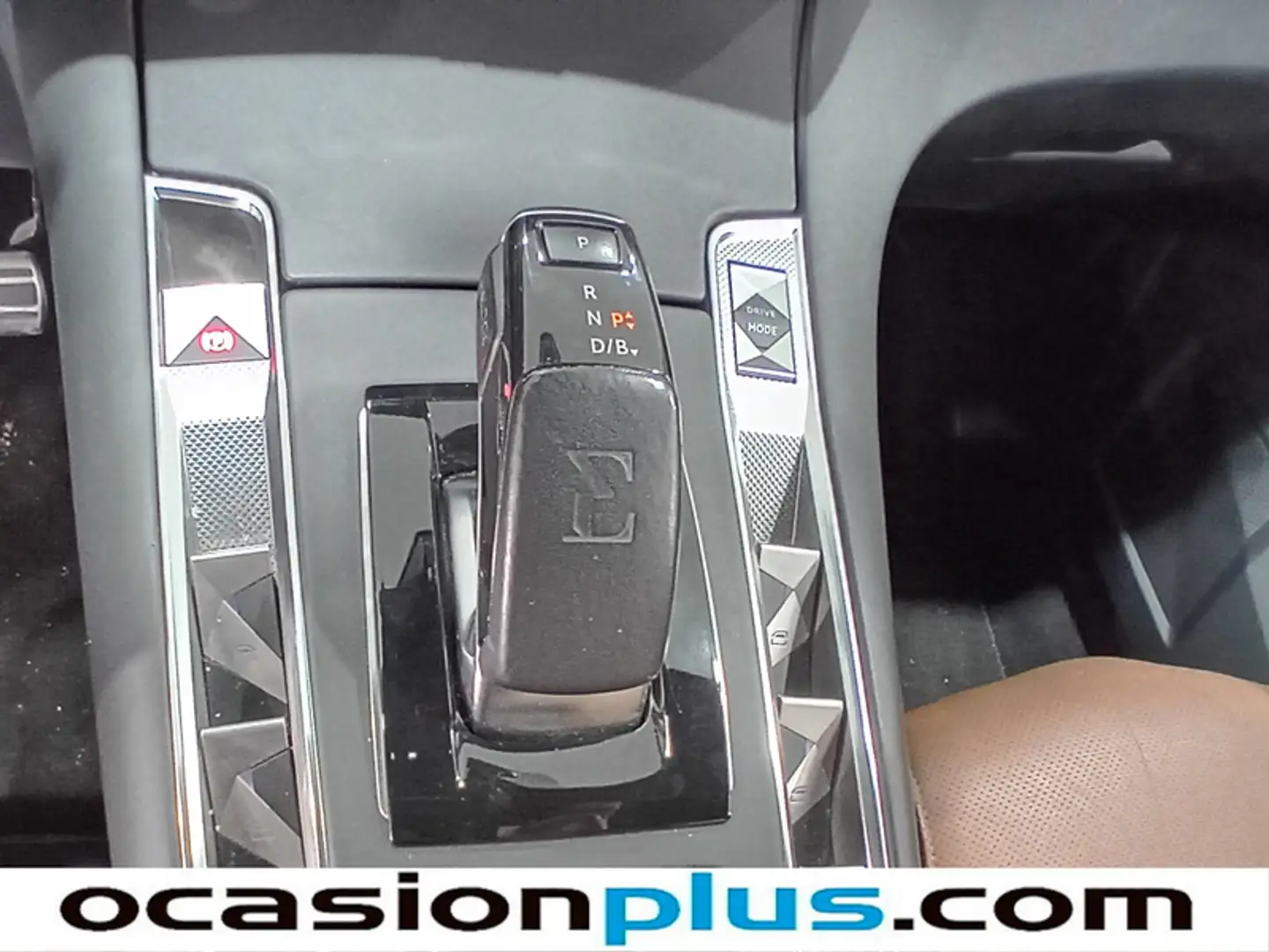 Foto DS DS 7 Crossback E-Tense DS DS7 Crossback E-Tense 300 Grand Chic 4WD Auto (300 CV)