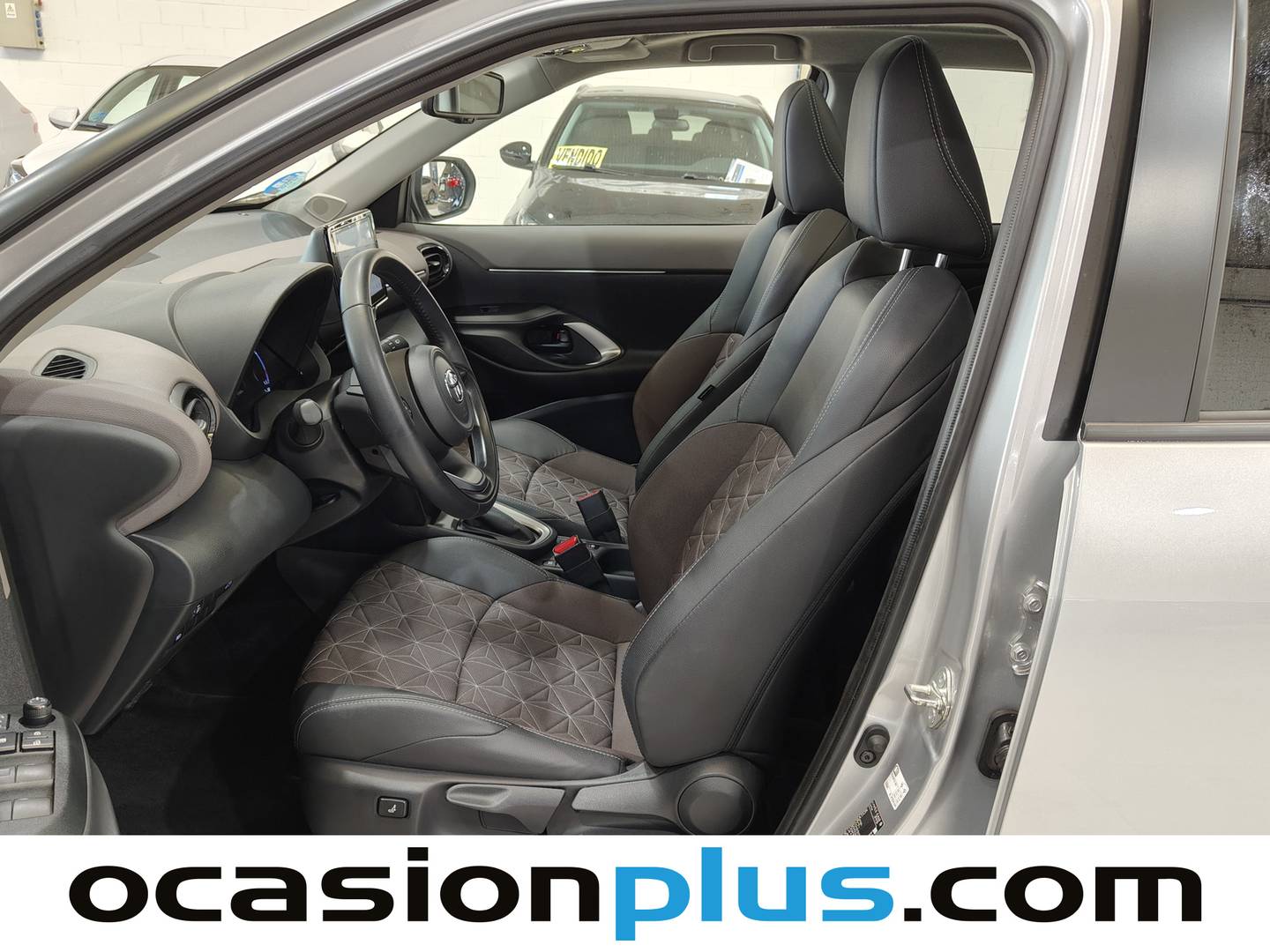 Foto asientos delanteros Toyota Yaris Cross Toyota Yaris Cross 120H Style (116 CV)