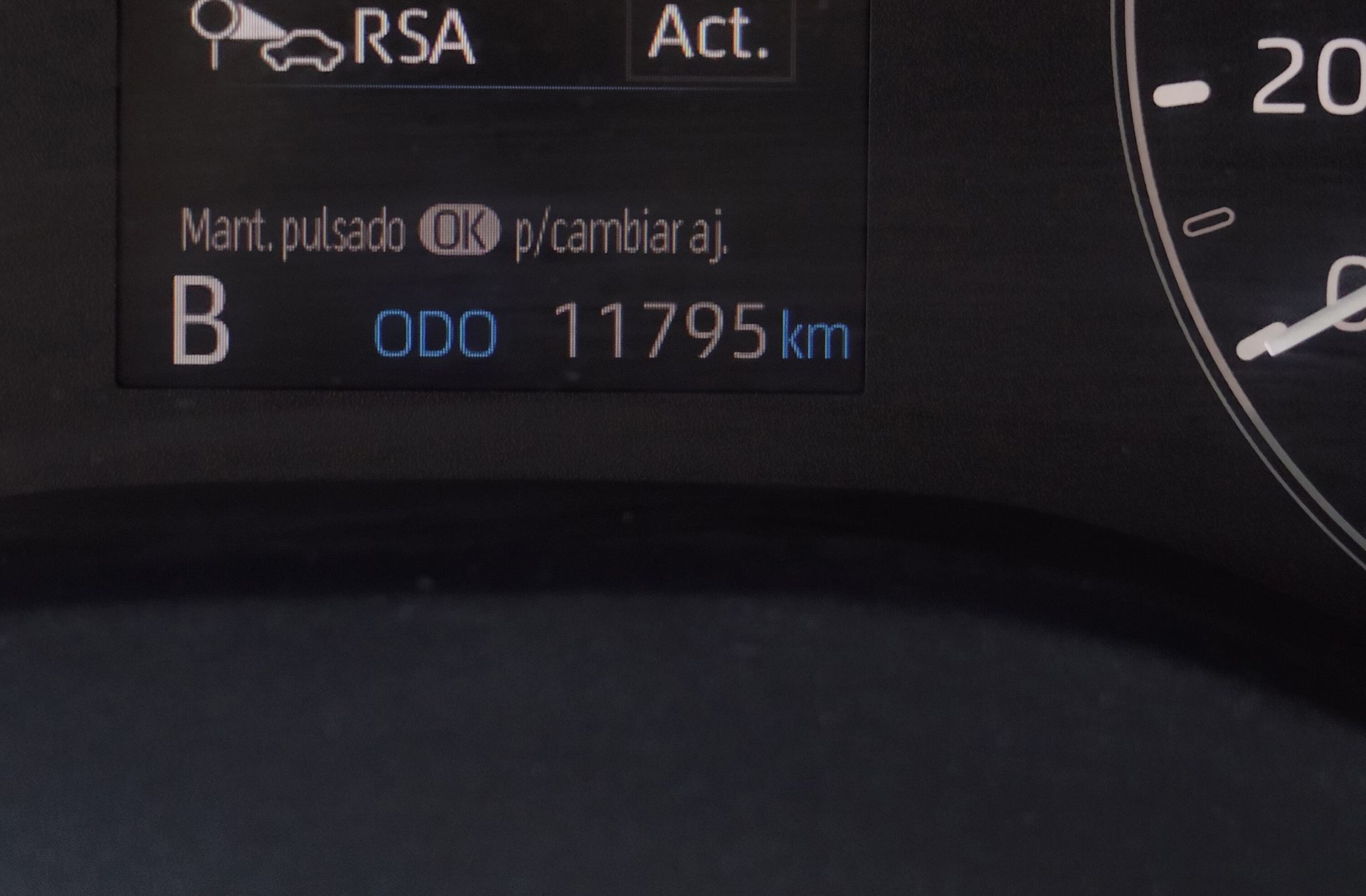 Toyota Yaris 120H Active Plus - foto 9