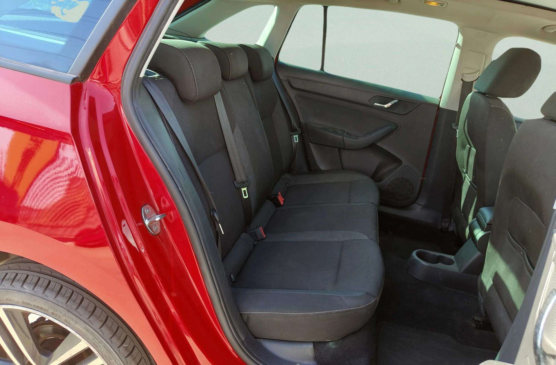 Škoda Spaceback 1.6 TDI CR Ambition - foto 12