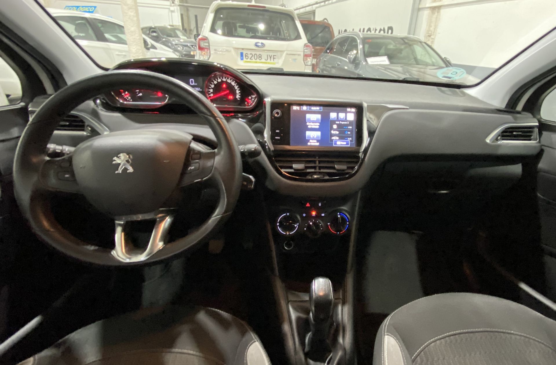 Peugeot 208 1.2L PureTech Style - foto 6