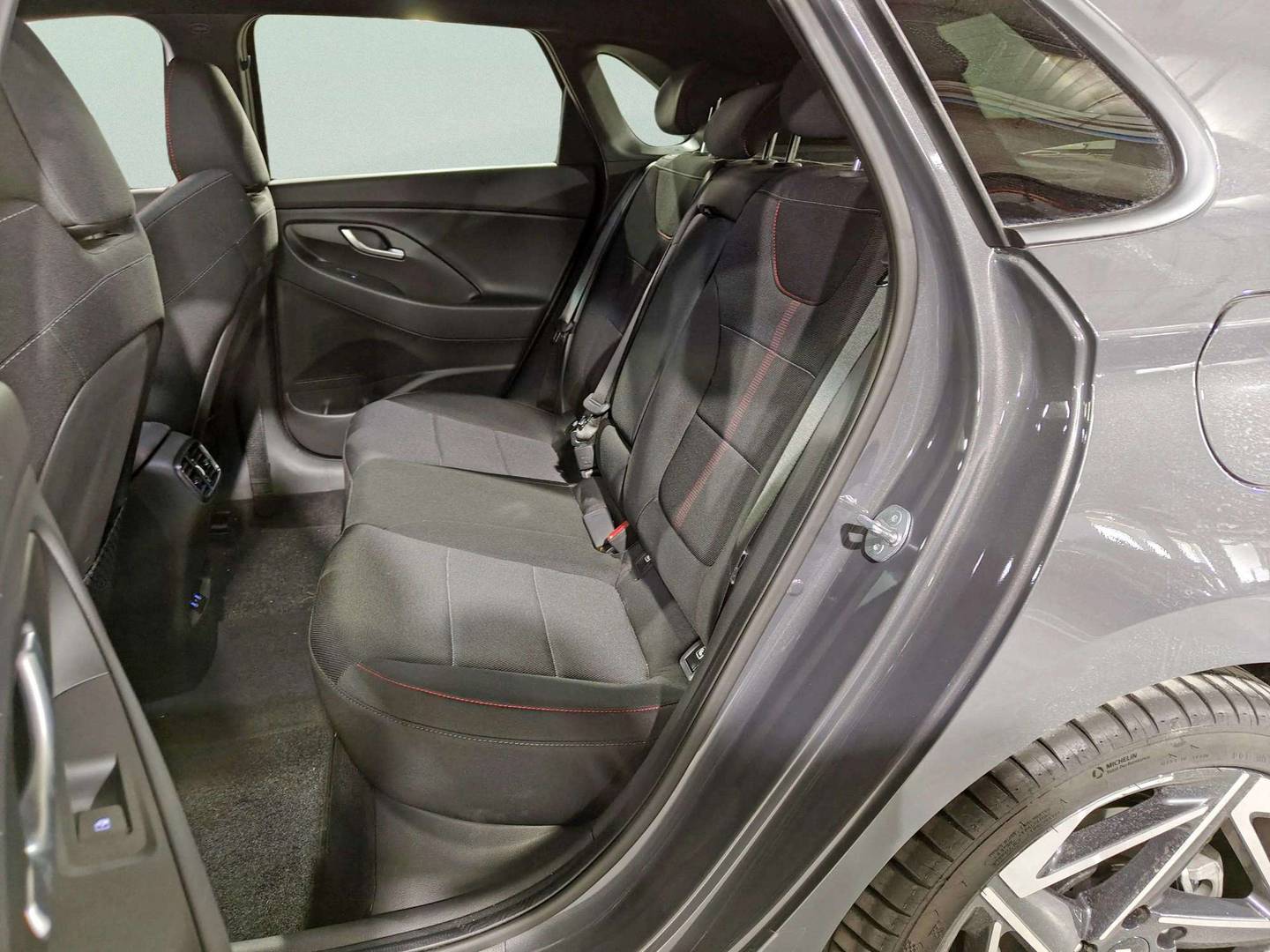 Foto asientos traseros Hyundai i30 Hyundai i30 1.5 TGDI 48V N Line (140 CV)