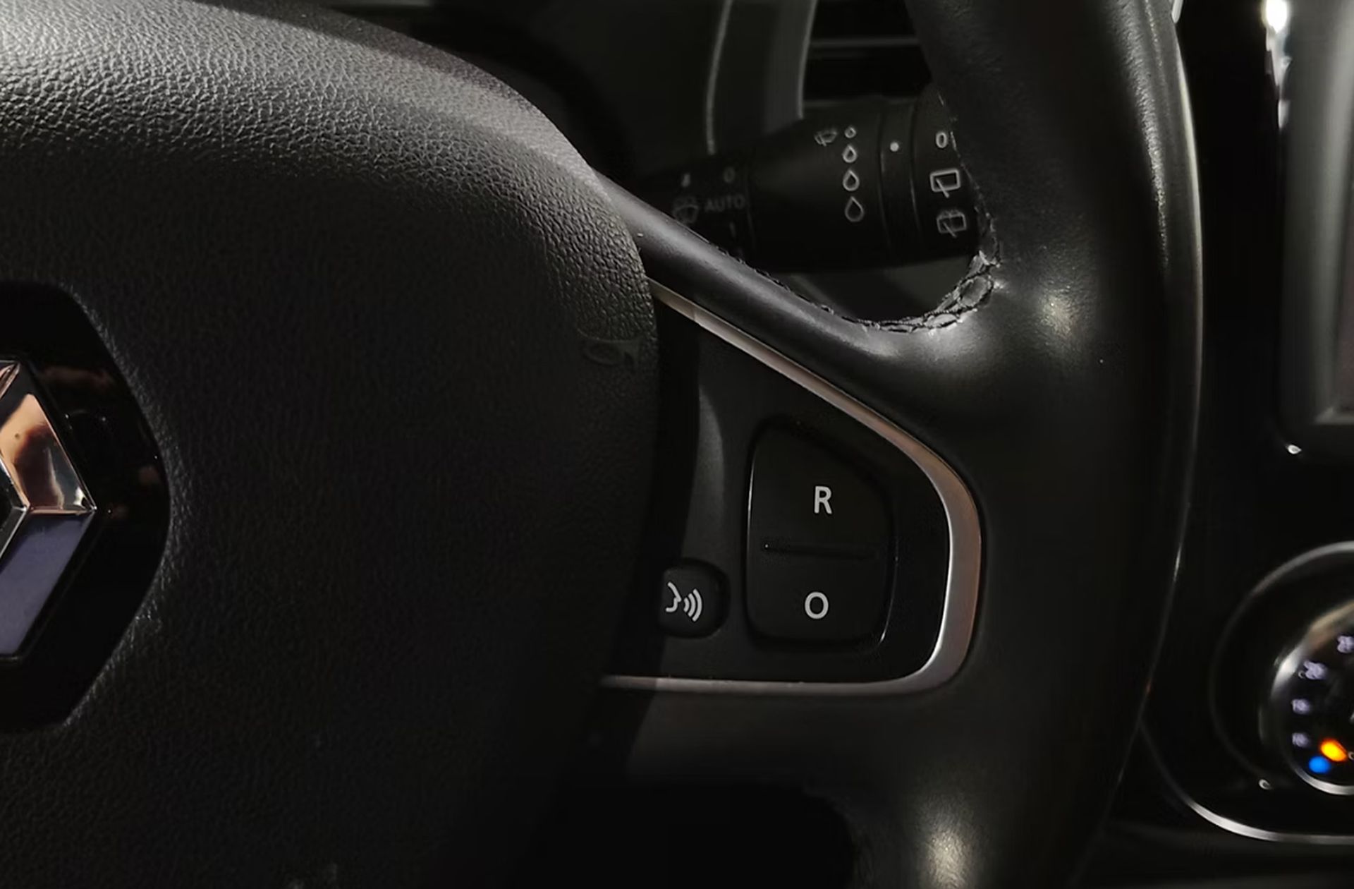 Renault Captur Zen TCe GPF - foto 24