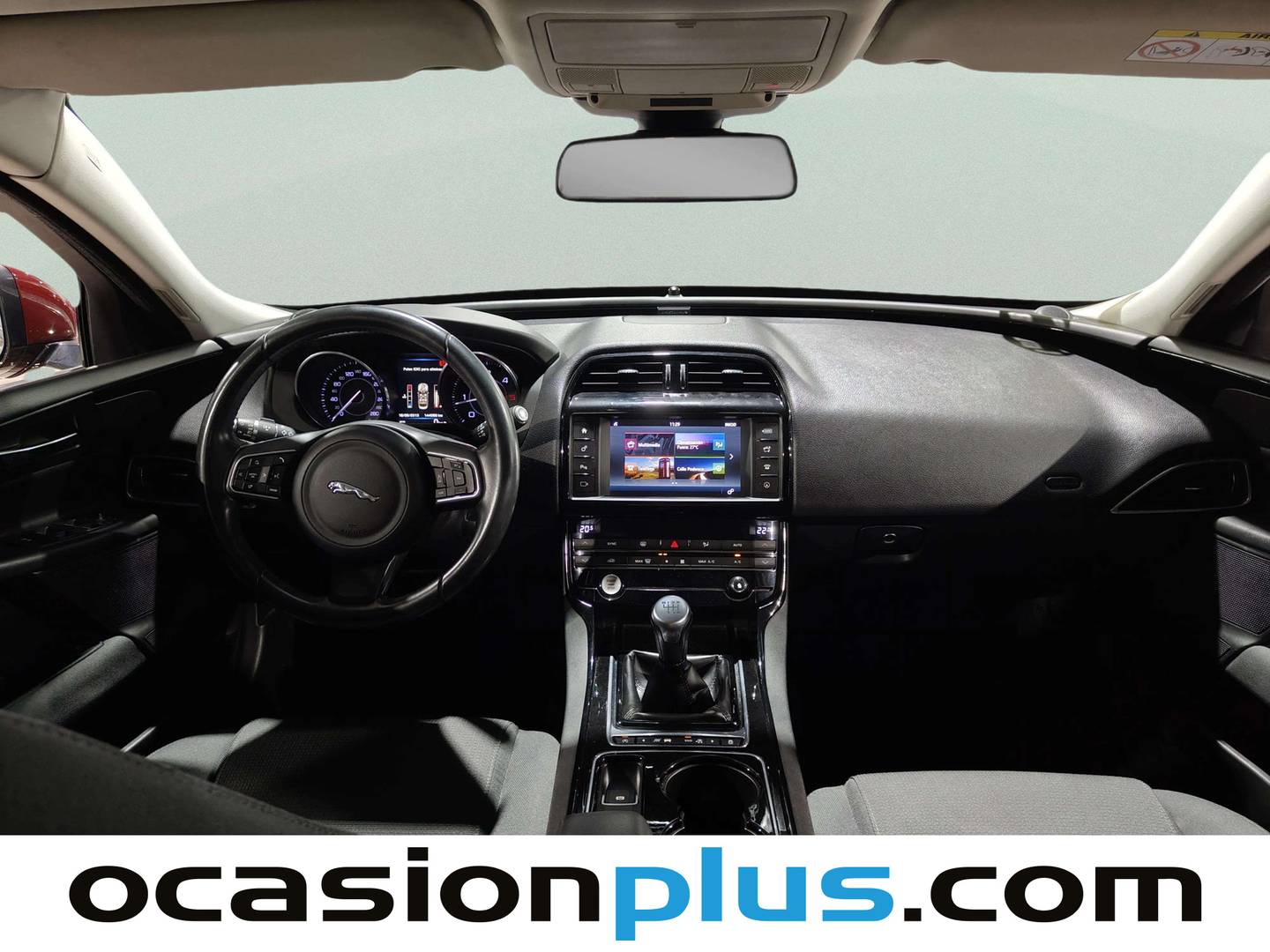 Foto Jaguar XE Jaguar XE 2.0 Diesel XE-Pure RWD (180 CV)