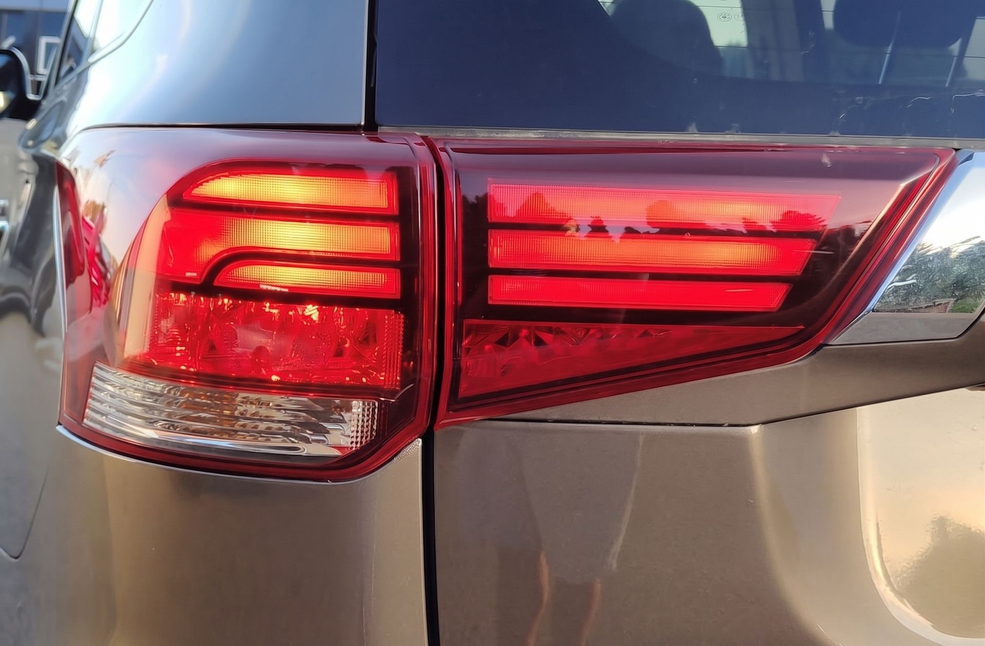 Mitsubishi Outlander 2.4 PHEV Kaiteki 4WD - foto 15