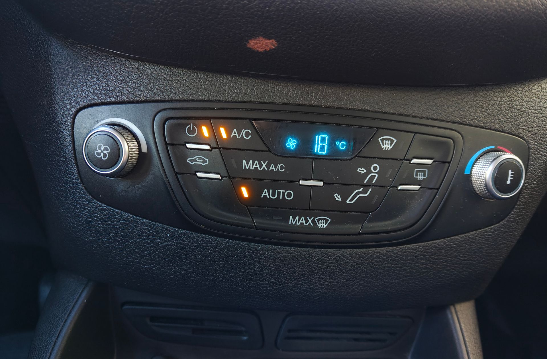 Ford Transit Furgon 1.5 TDCi Trend - foto 24
