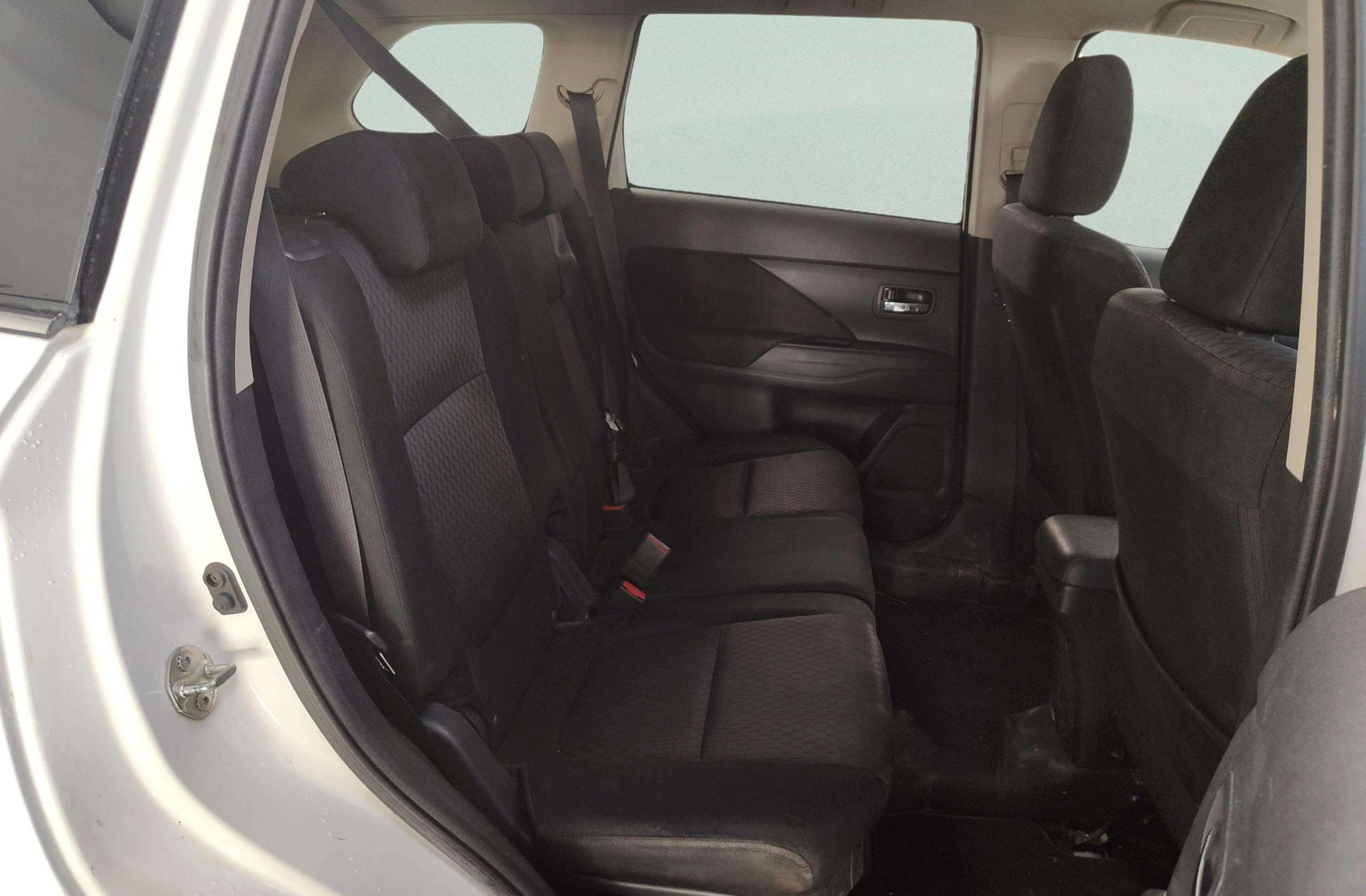 Mitsubishi Outlander 220 DI-D Challenge 2WD - foto 13
