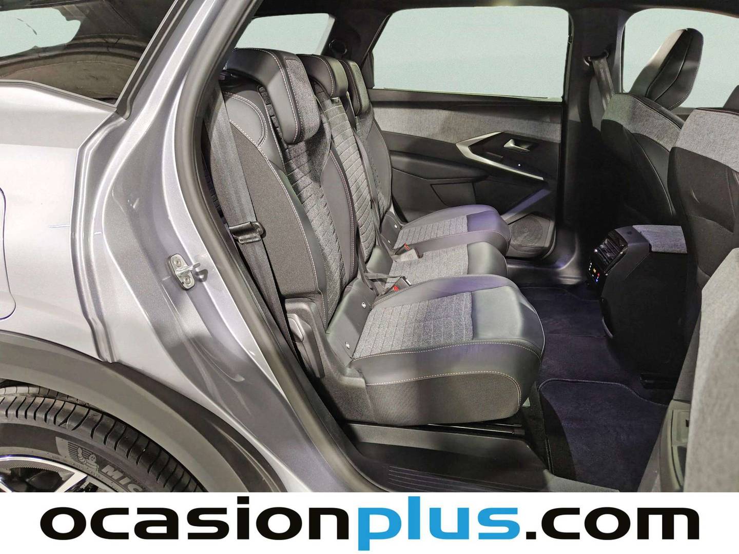 Foto Peugeot 5008 Hybrid Peugeot 5008 Hybrid 1.2 Allure eDCS6 (136 CV) 7 Plazas