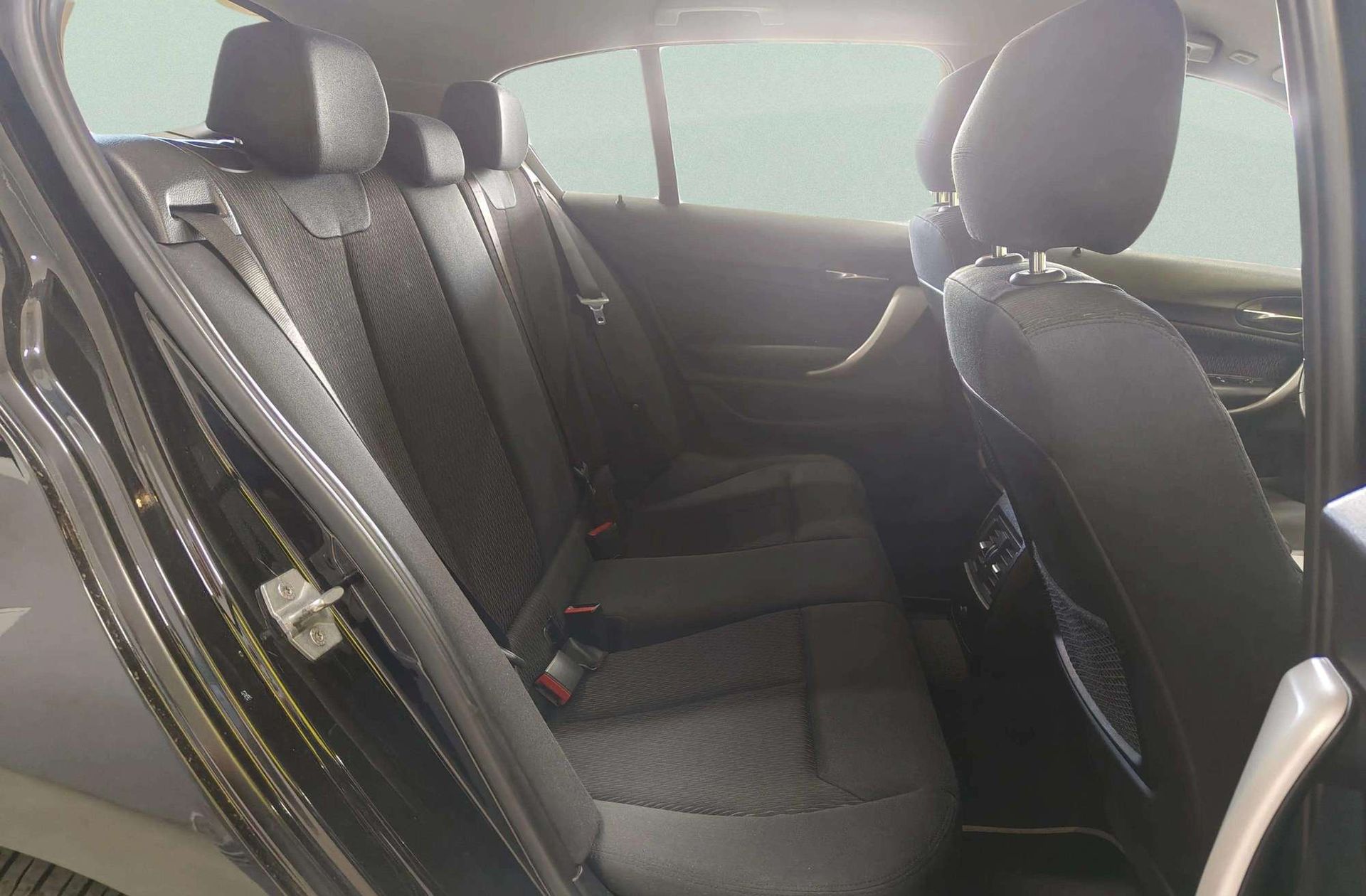 BMW Serie 1 118d xDrive - foto 17