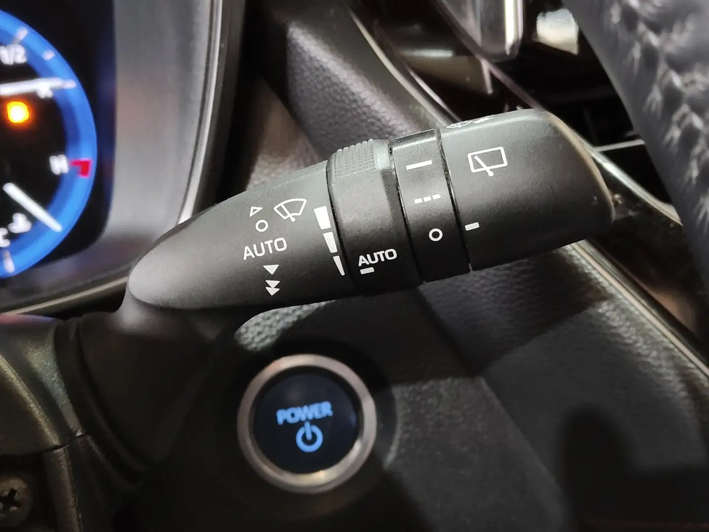 Foto Toyota Corolla Toyota Corolla 180H Advance E-CVT (180 CV)