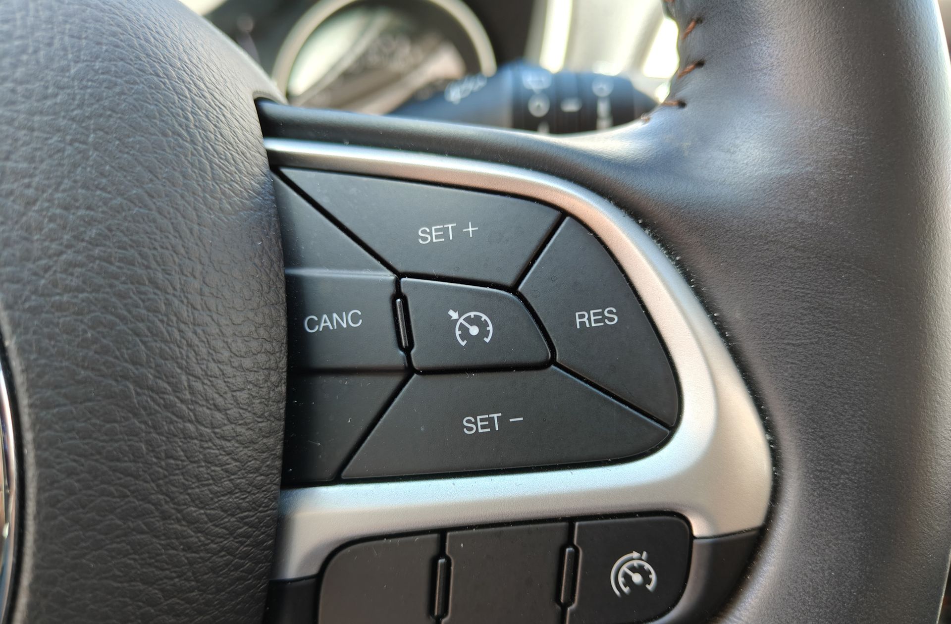 Jeep Compass 1.4 MultiAir Longitude 4x2 - foto 23