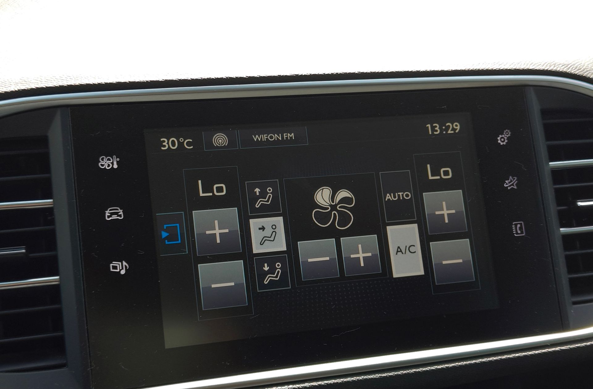 Peugeot 308 BlueHDi 100 Style - foto 24