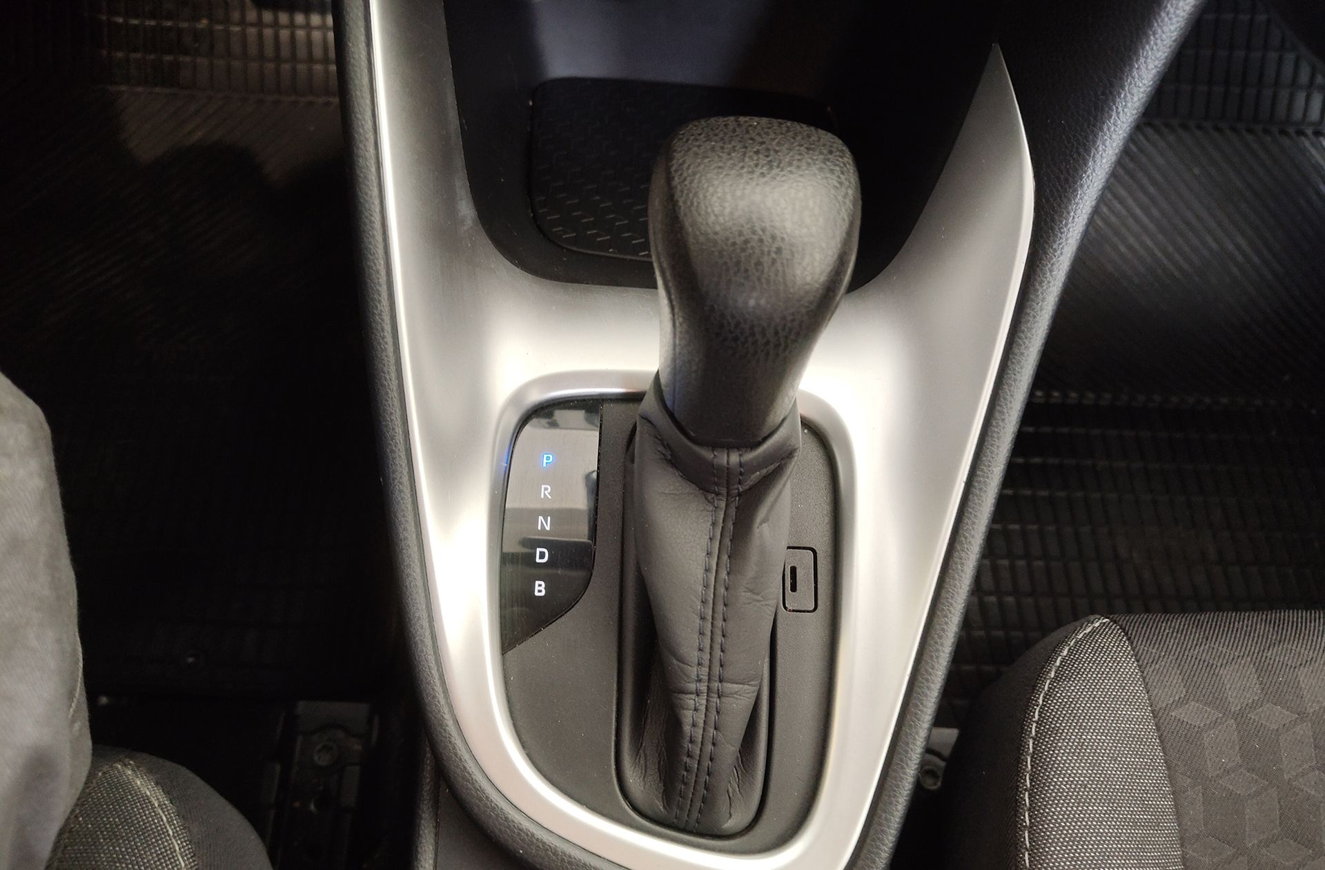 Toyota Yaris 120H Business Plus - foto 5