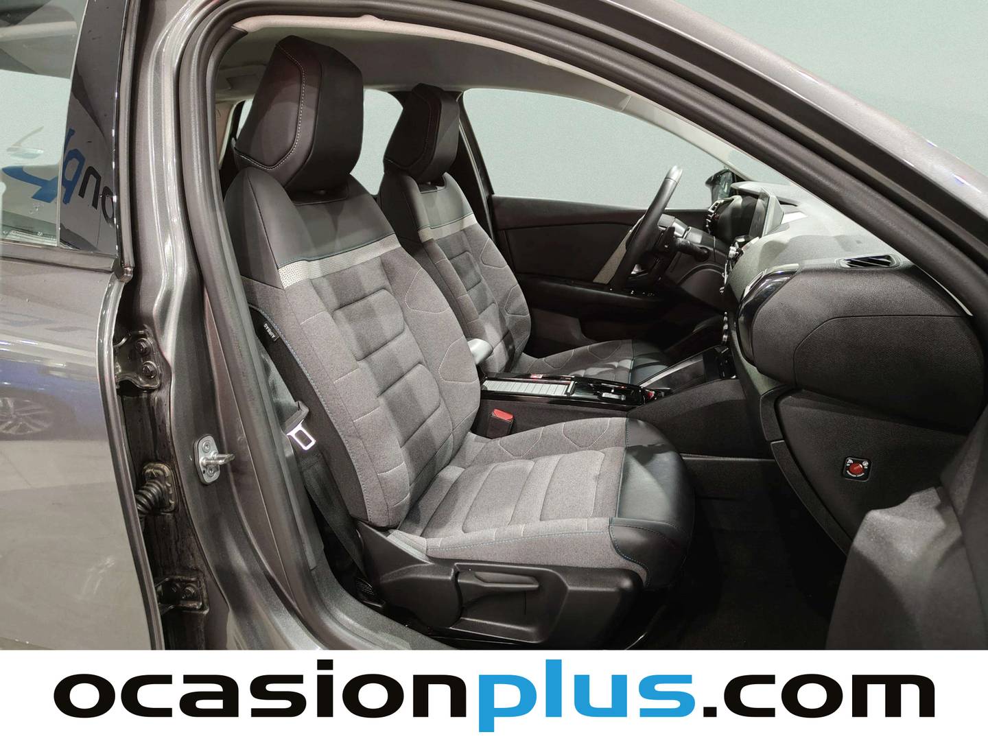 Foto Citroën C4 X Citroen C4 X PureTech 130 S&S Plus EAT8 (131 CV)