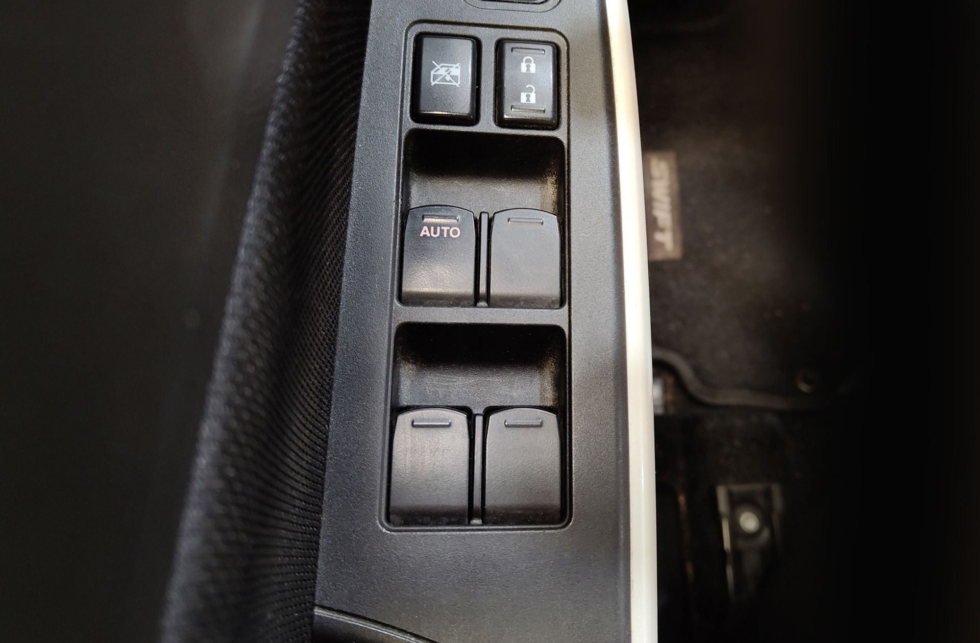 Suzuki Swift 1.2 GLX Mild Hybrid - foto 36