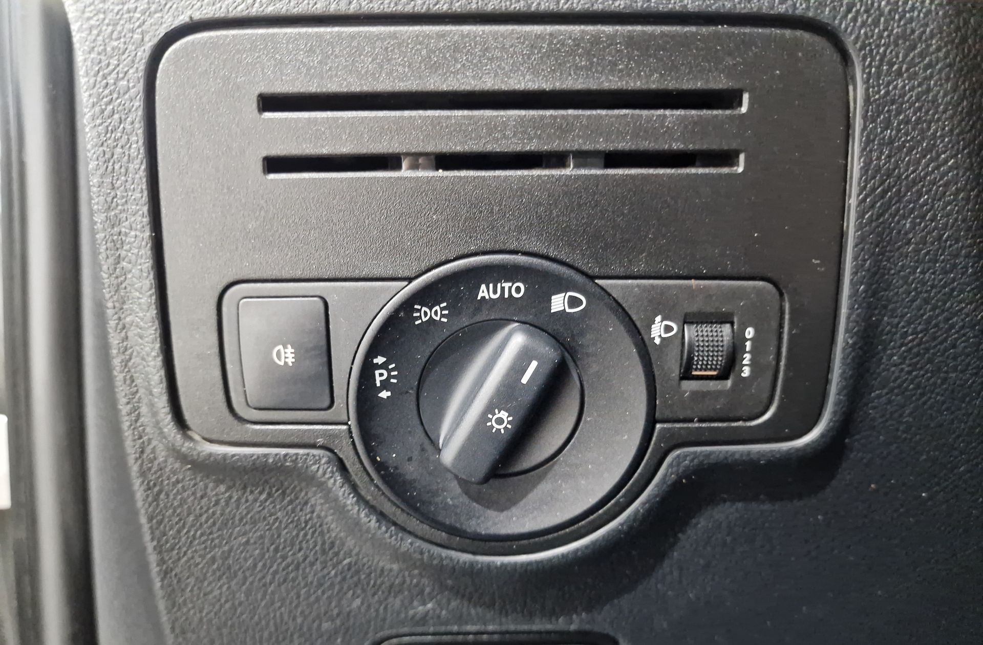 Mercedes-Benz Vito Mixto 111 CDI Larga - foto 22