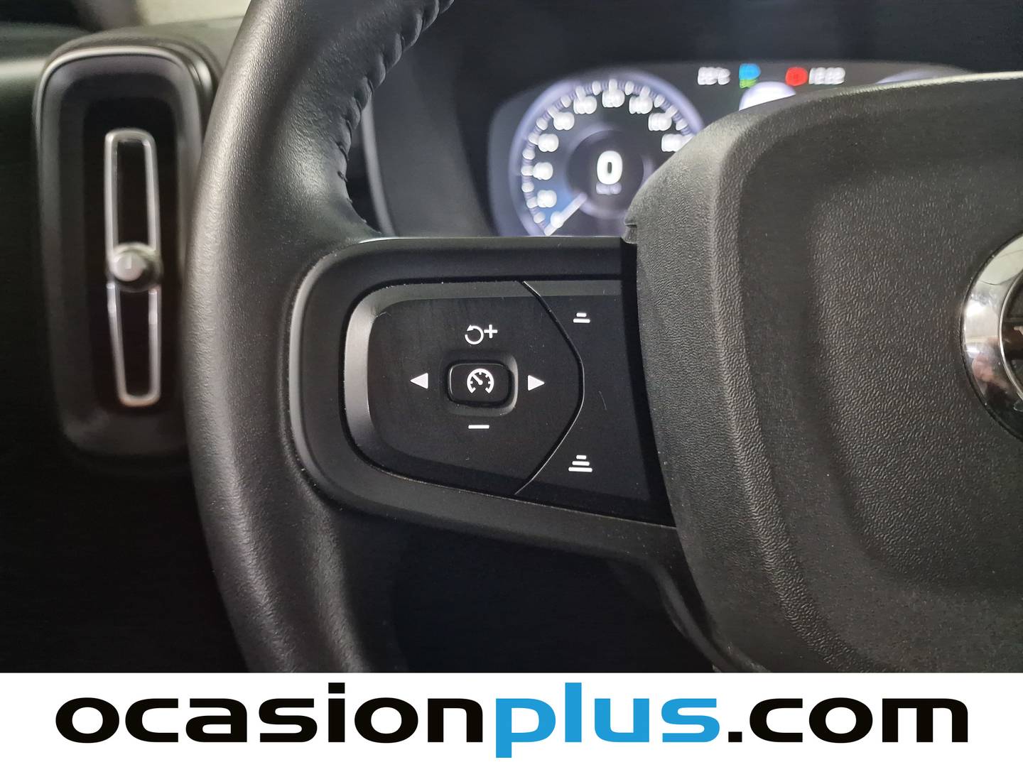 Volvo XC40 Volvo XC40 T2 Momentum Core (129 CV) seminuevo