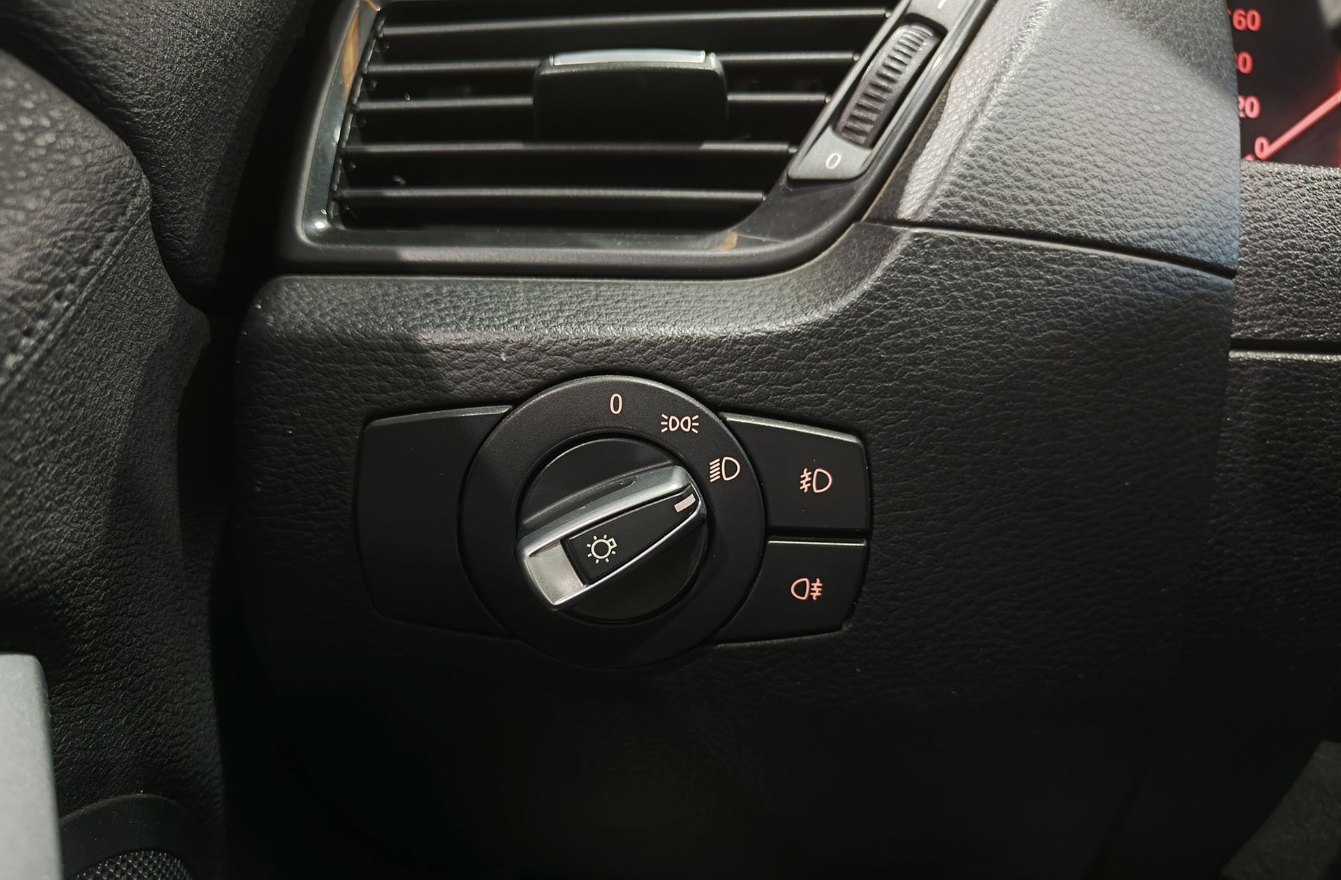 BMW X1 sDrive18d - foto 28