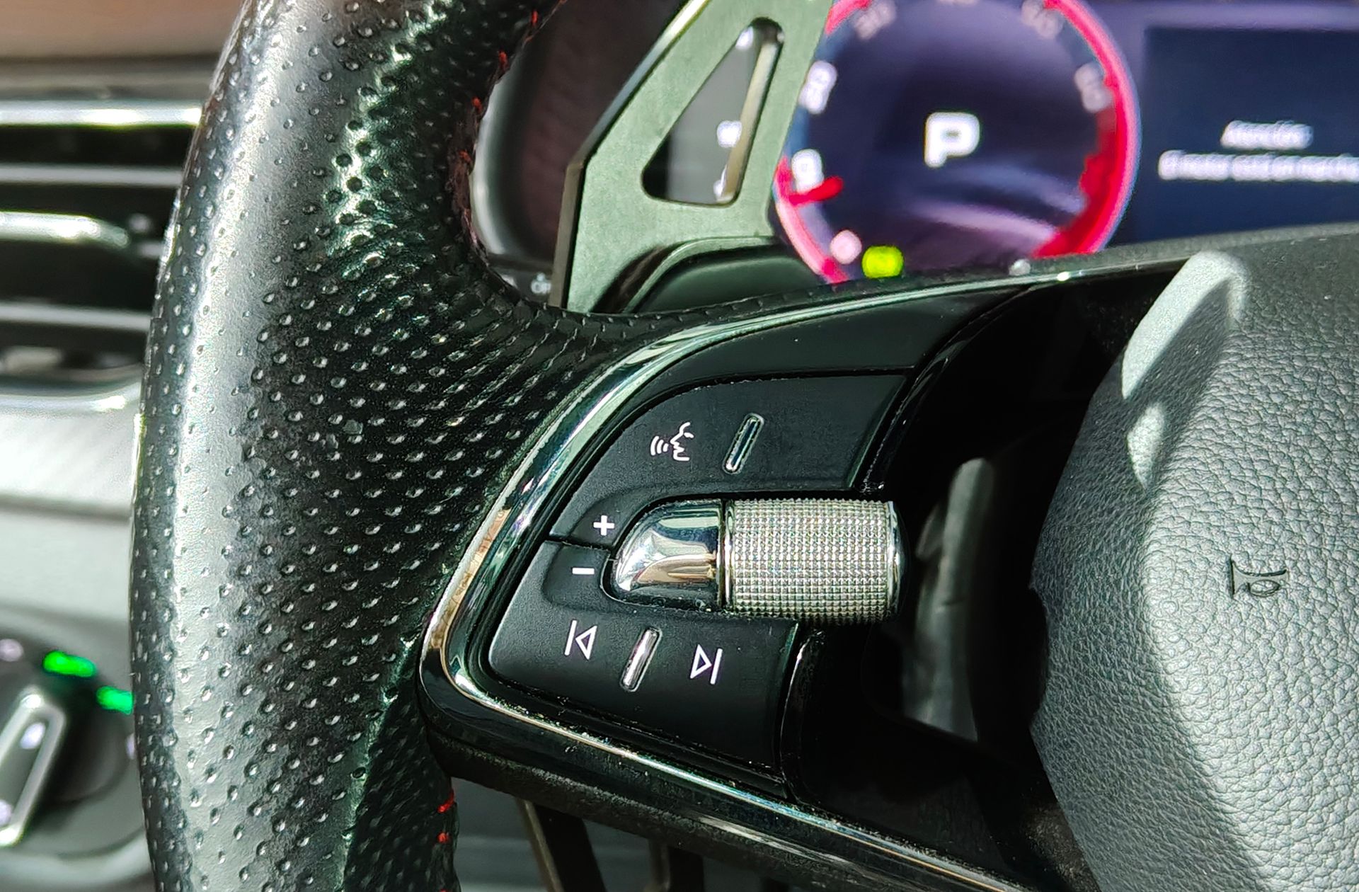 Škoda Kamiq 1.5 TSI Montecarlo DSG - foto 30
