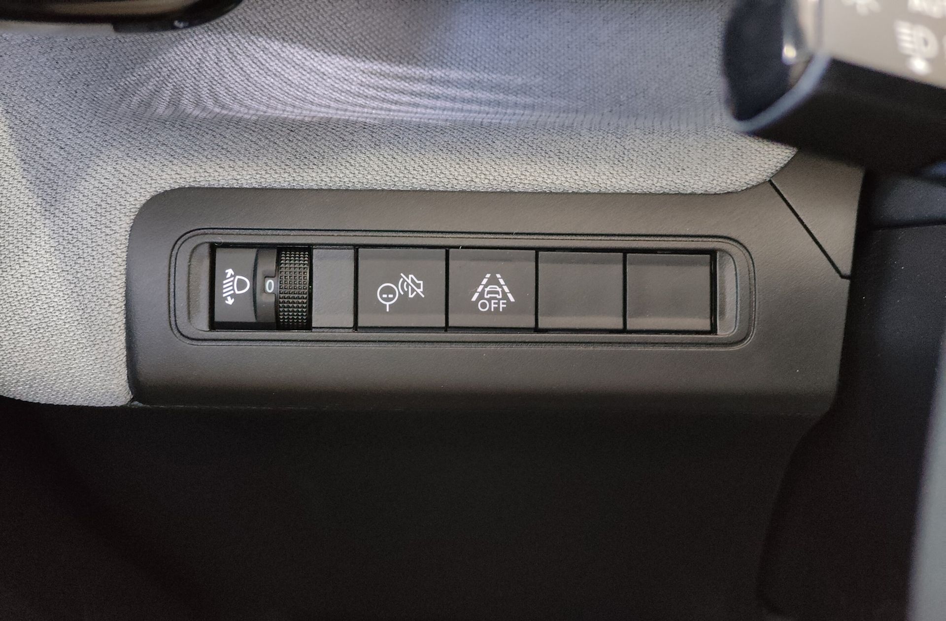 Citroën C3 Aircross Hybrid 145 Plus e-DCS6 - foto 21