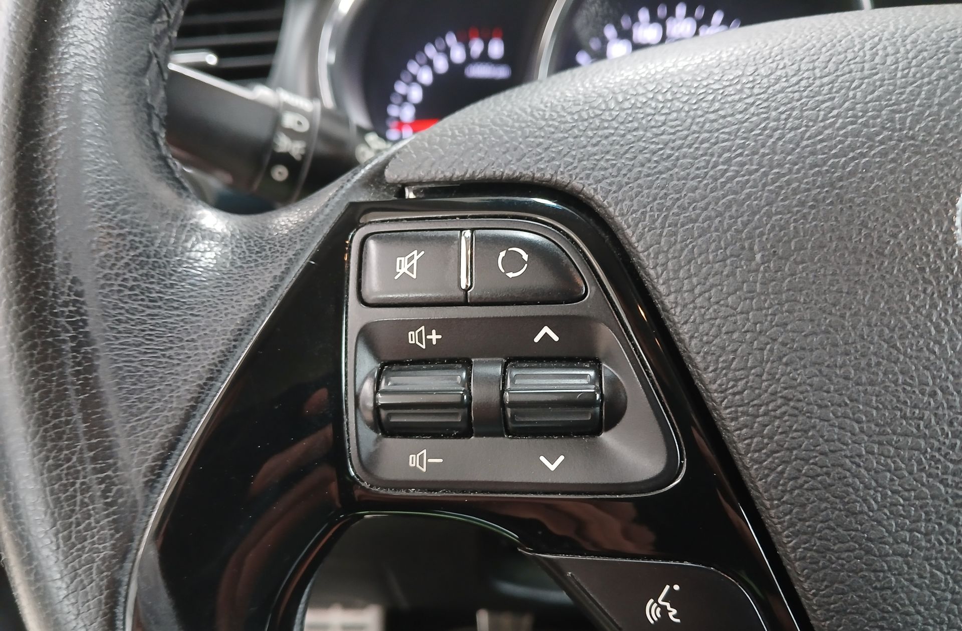 Kia Ceed 1.0 T-GDi Eco-Dynamics x-Tech17 - foto 29