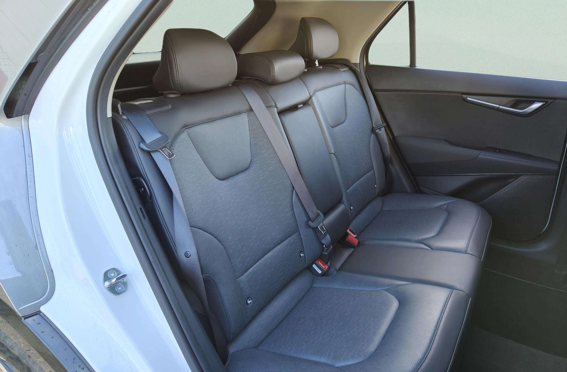 Kia Niro 1 GDi HEV Emotion - foto 25
