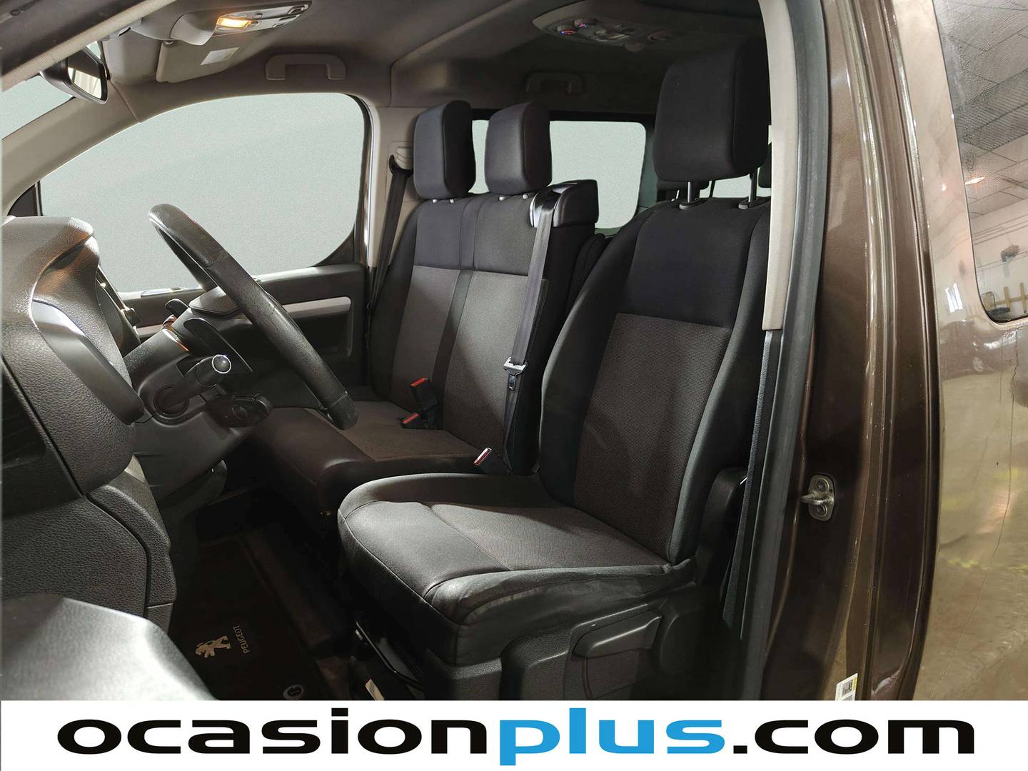 Foto Peugeot Traveller Peugeot Traveller 2.0 BlueHDi Business Long EAT8 (180 CV) 9 Plazas