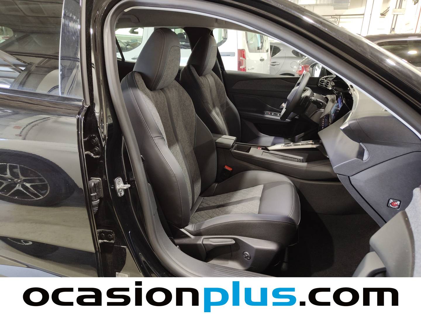 Foto Peugeot 408 Peugeot 408 Allure PHEV 180 e-EAT8 (181 CV)