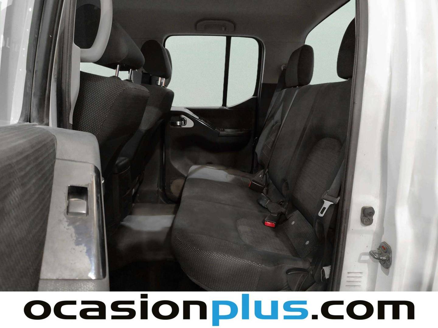 Foto asientos traseros Nissan Navara Nissan Navara 2.5 dCi XE Doble Cabina Pack Comfort 4X4 (190 CV)