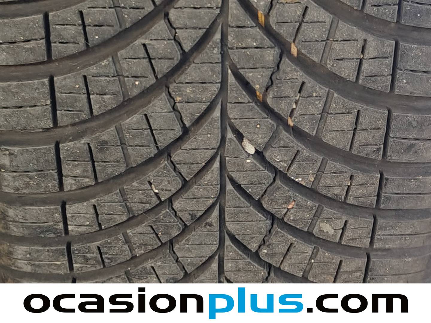 Foto Peugeot 2008 Peugeot 2008 Allure Hybrid eDCS6 (145 CV)