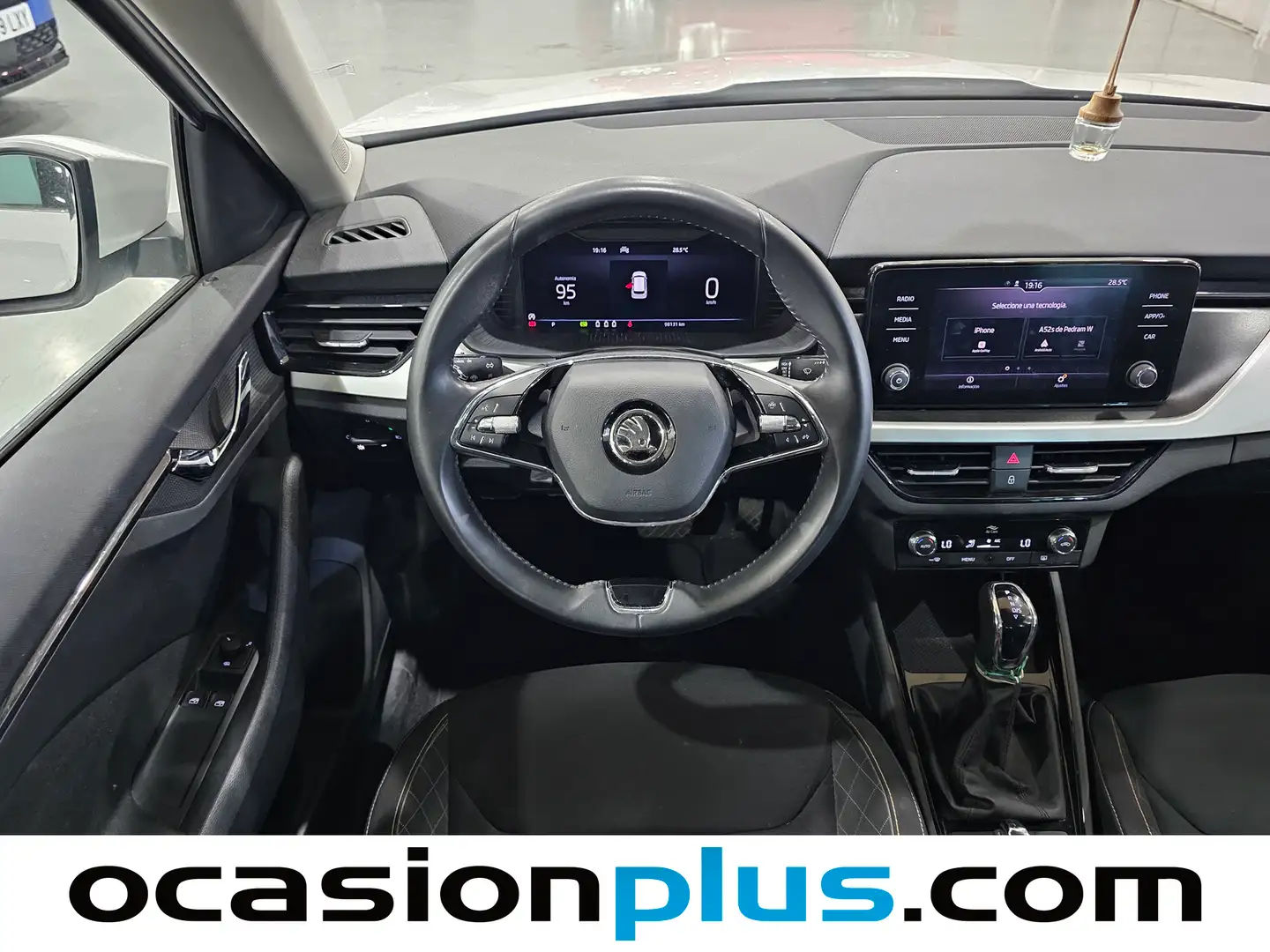 Foto Skoda Kamiq Skoda Kamiq 1.0 TSI Emotion DSG (110 CV)