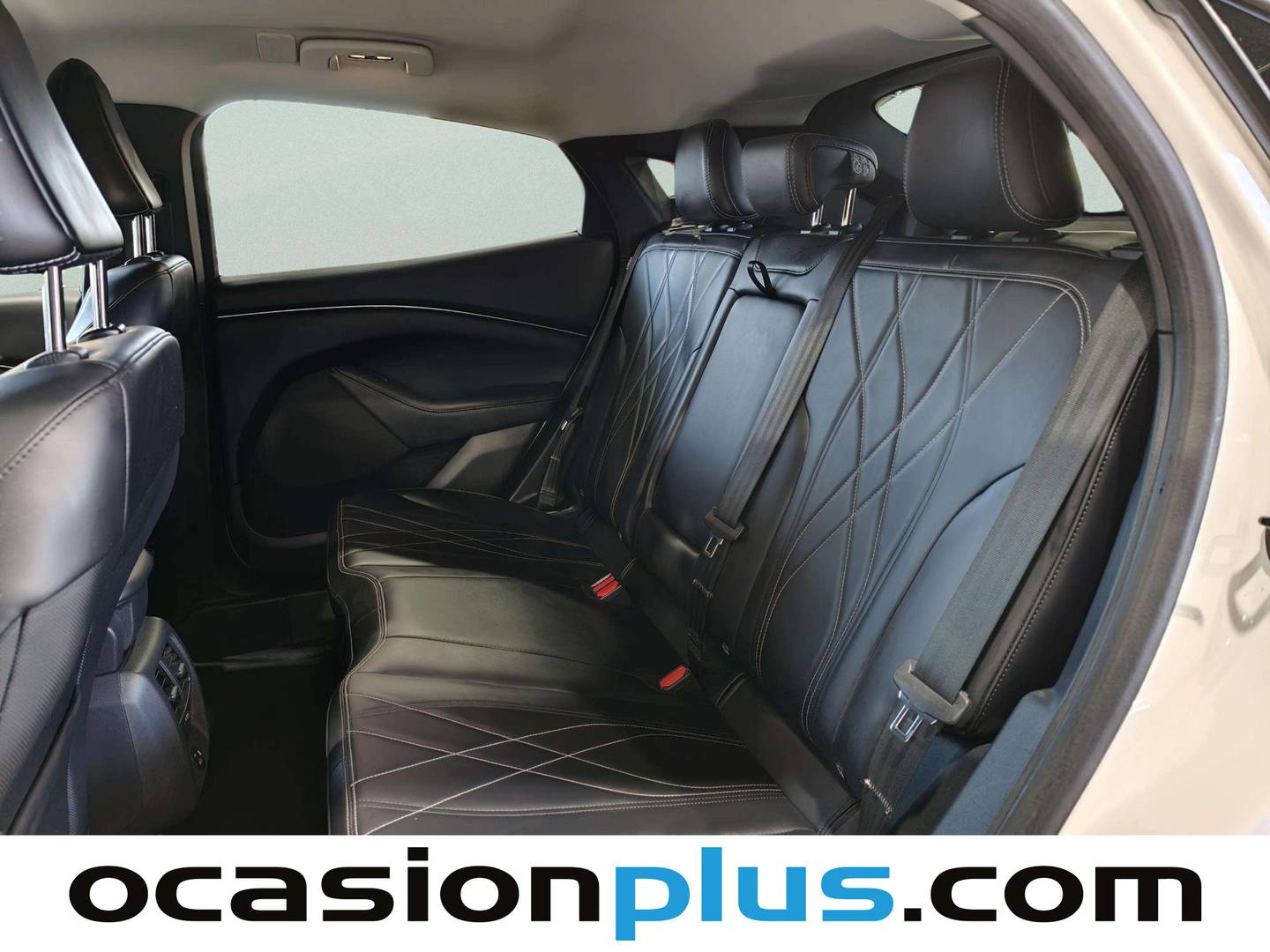 Foto asientos traseros Ford Mustang Mach-E Ford Mustang Mach-E Batería 75.7Kwh (269 CV)