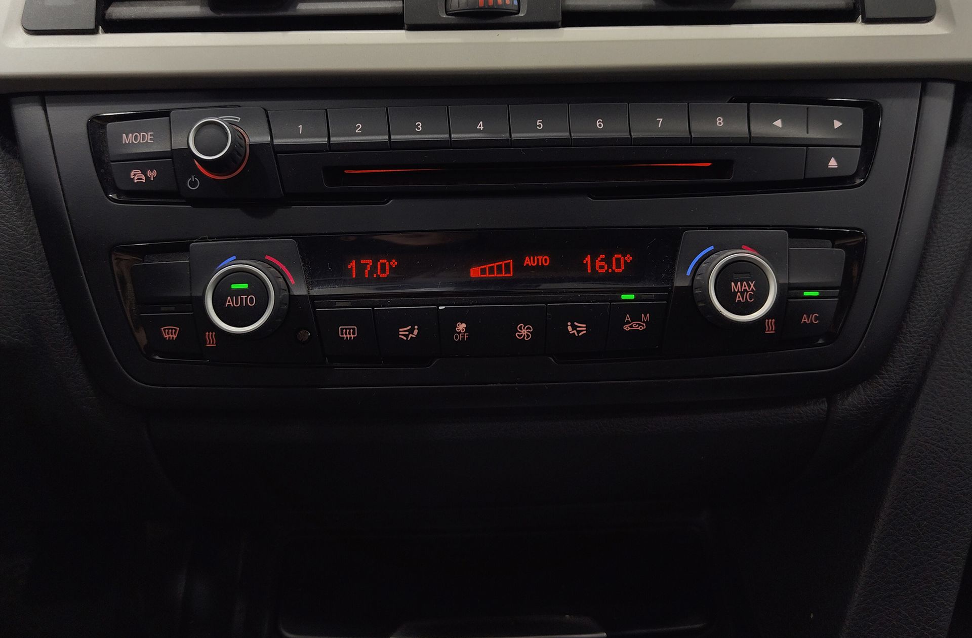 BMW Serie 3 320d Touring - foto 32
