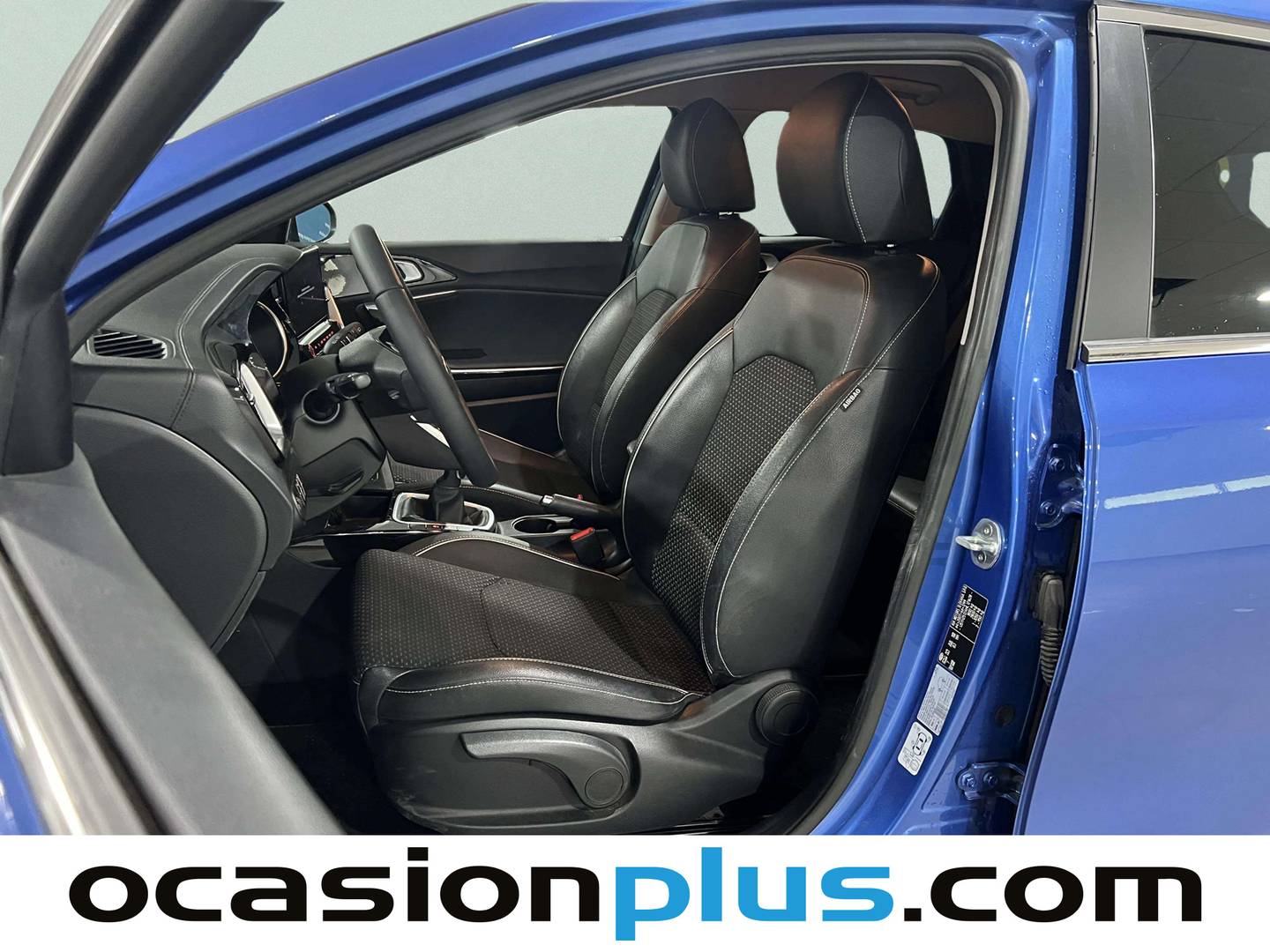 Foto asientos delanteros KIA Ceed Kia Ceed 1.0 T-GDi Tech (120 CV)