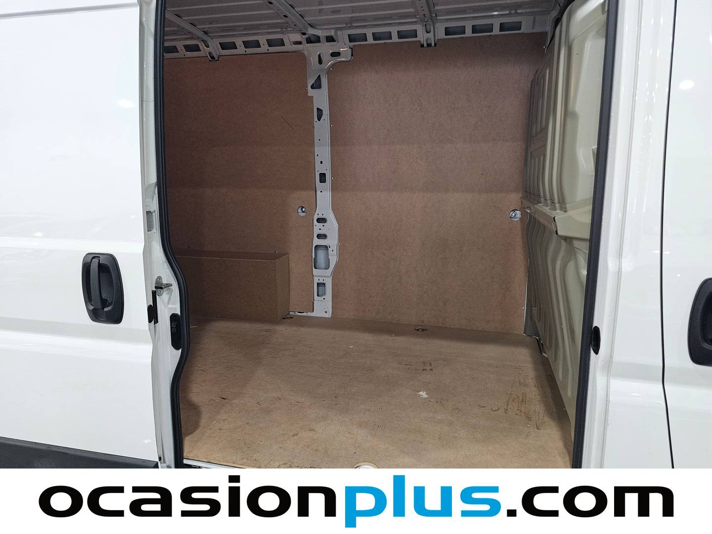 Fotos maletero Peugeot Boxer Peugeot Boxer Furgon BlueHDi 140 S&S 335 L2H2 (140 CV)