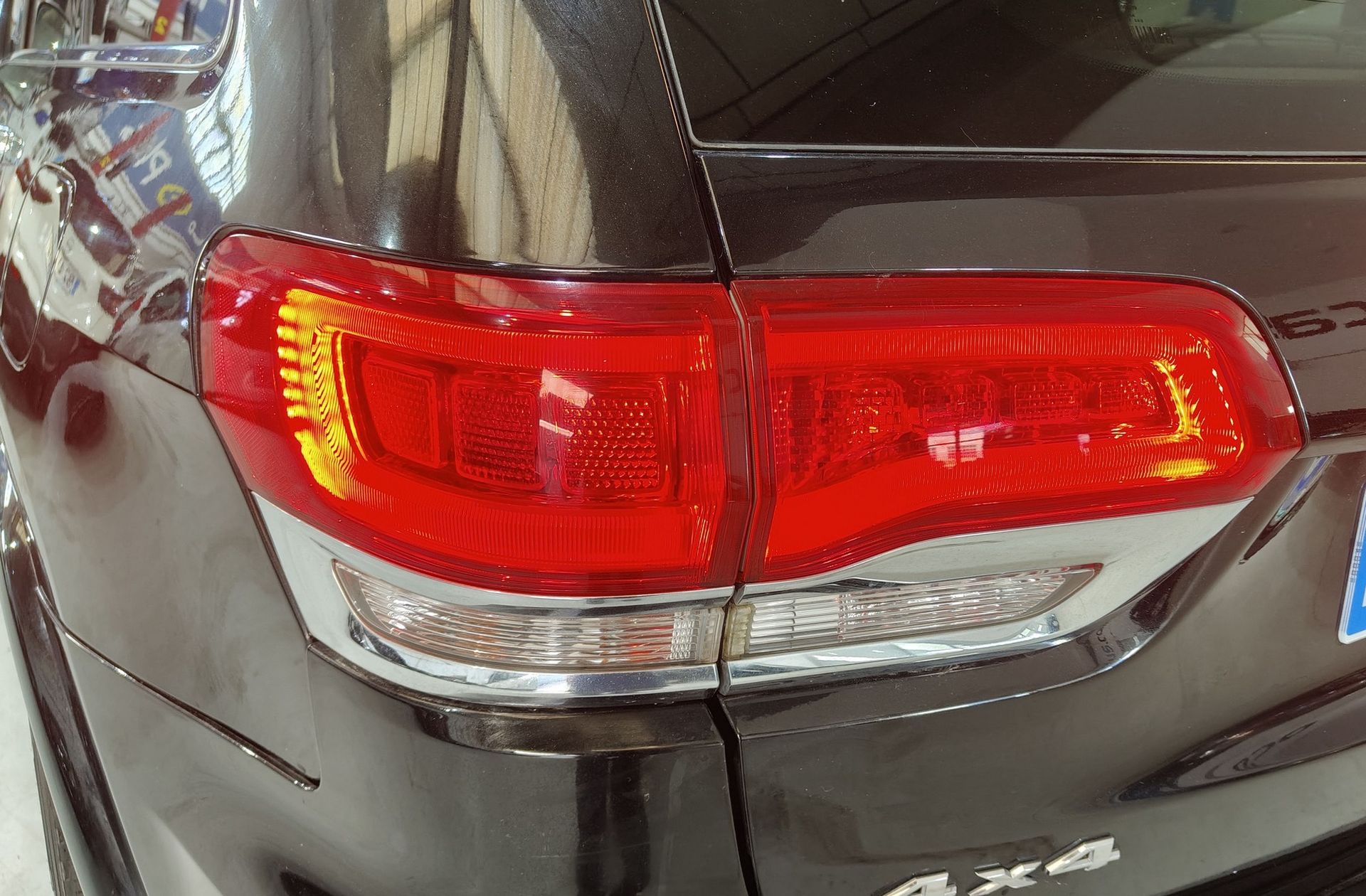 Jeep Grand Cherokee 3.0 CRD V6 Overland - foto 24