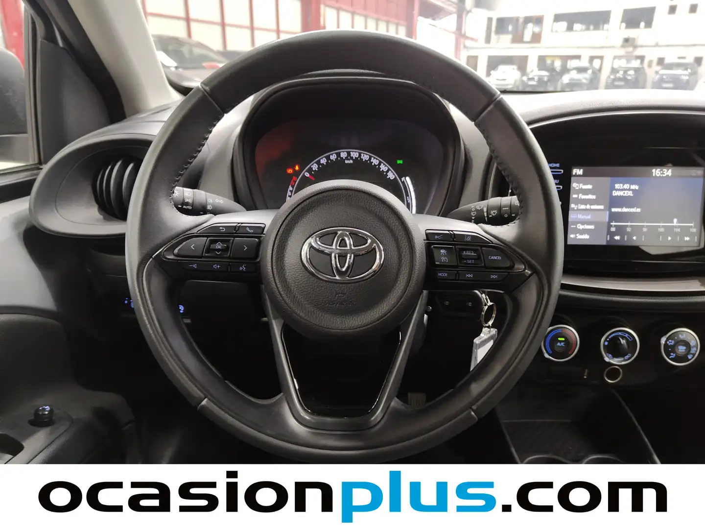 Foto Toyota Aygo X Cross Toyota Aygo X Cross 1.0 VVT-I Play  (72 CV)