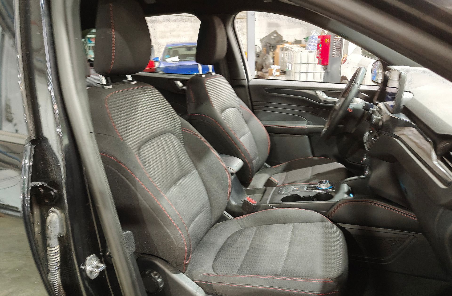 Ford Kuga 2.5 Duratec PHEV ST-Line - foto 18