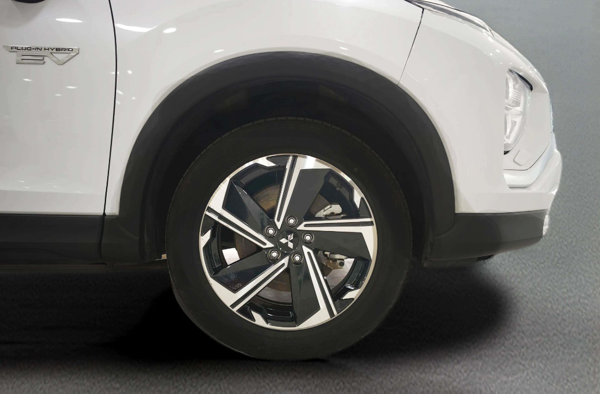 Mitsubishi Eclipse Cross 2.4 PHEV Kaiteki 4WD - foto 44