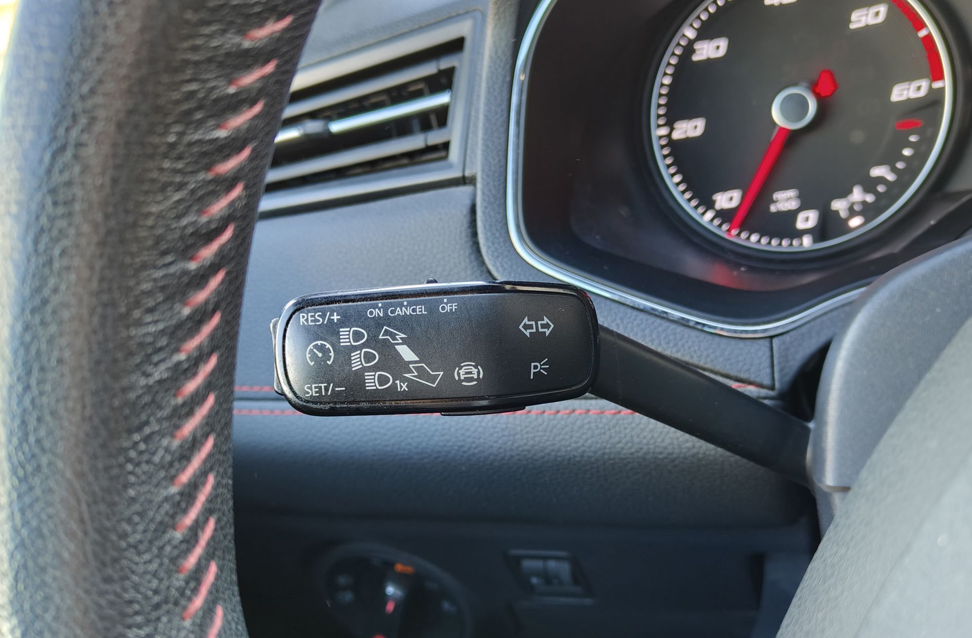 SEAT Arona 1.6 TDI Ecomotive FR - foto 29