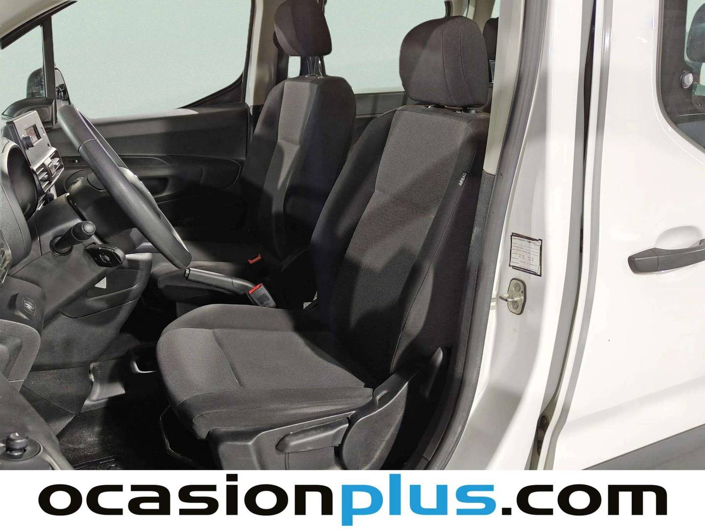 Foto asientos delanteros Citroën Berlingo Citroën Berlingo BlueHDi 100 Talla M Live Pack (102 CV)