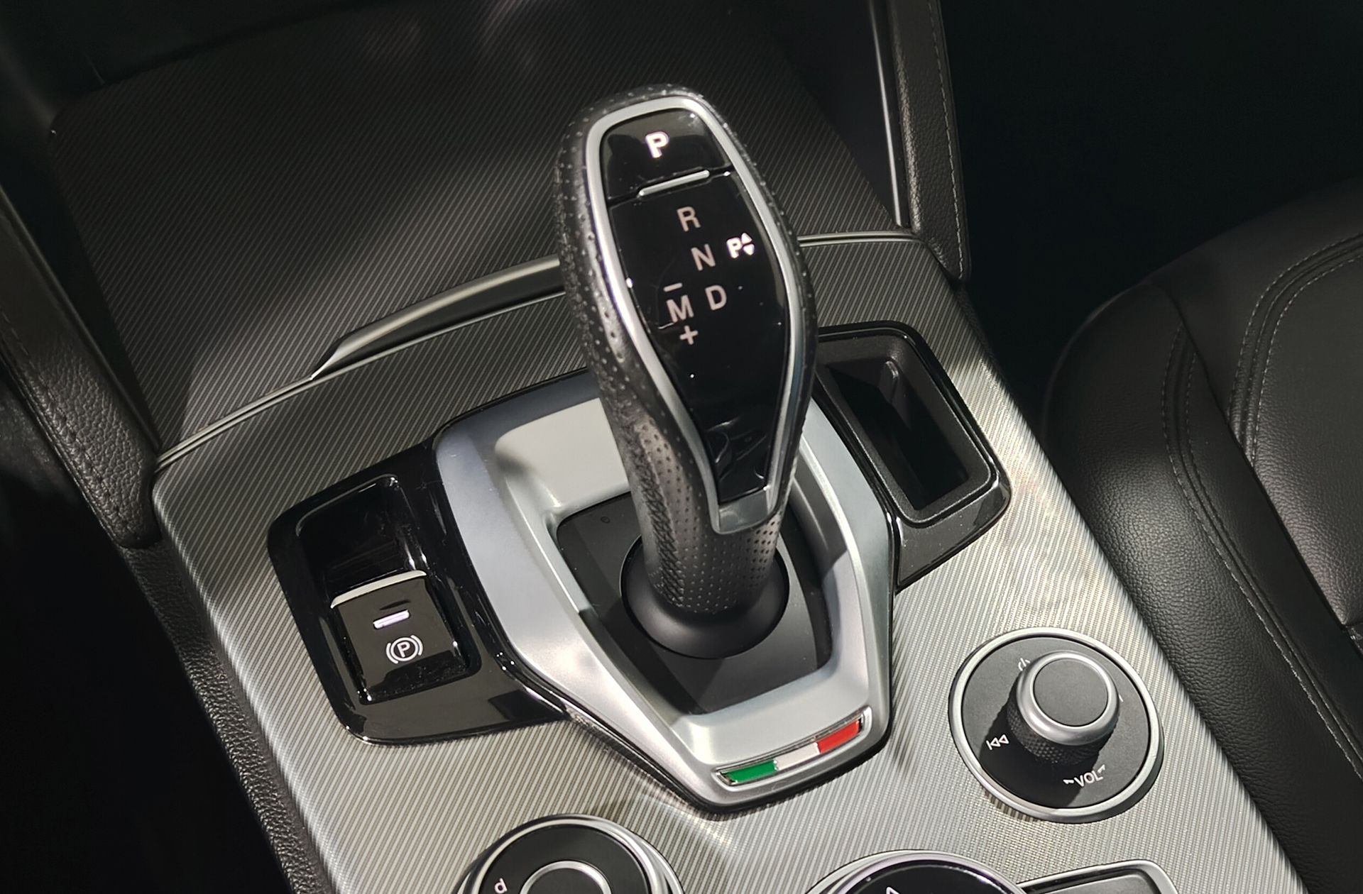 Alfa Romeo Stelvio 2.0 Gasolina Sprint+ Q4 - foto 5