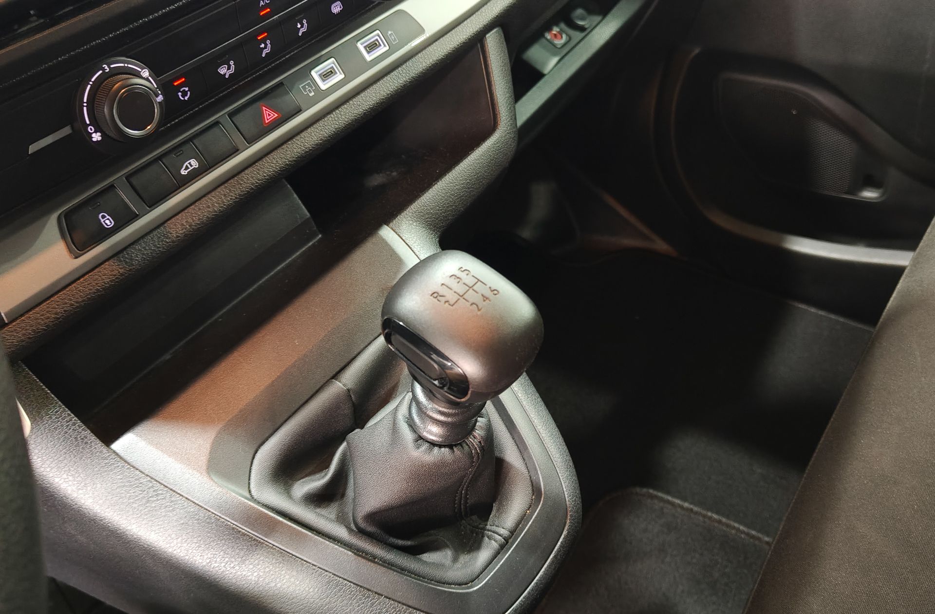 Opel Vivaro Furgon BlueHDi 120 3 plazas - foto 5