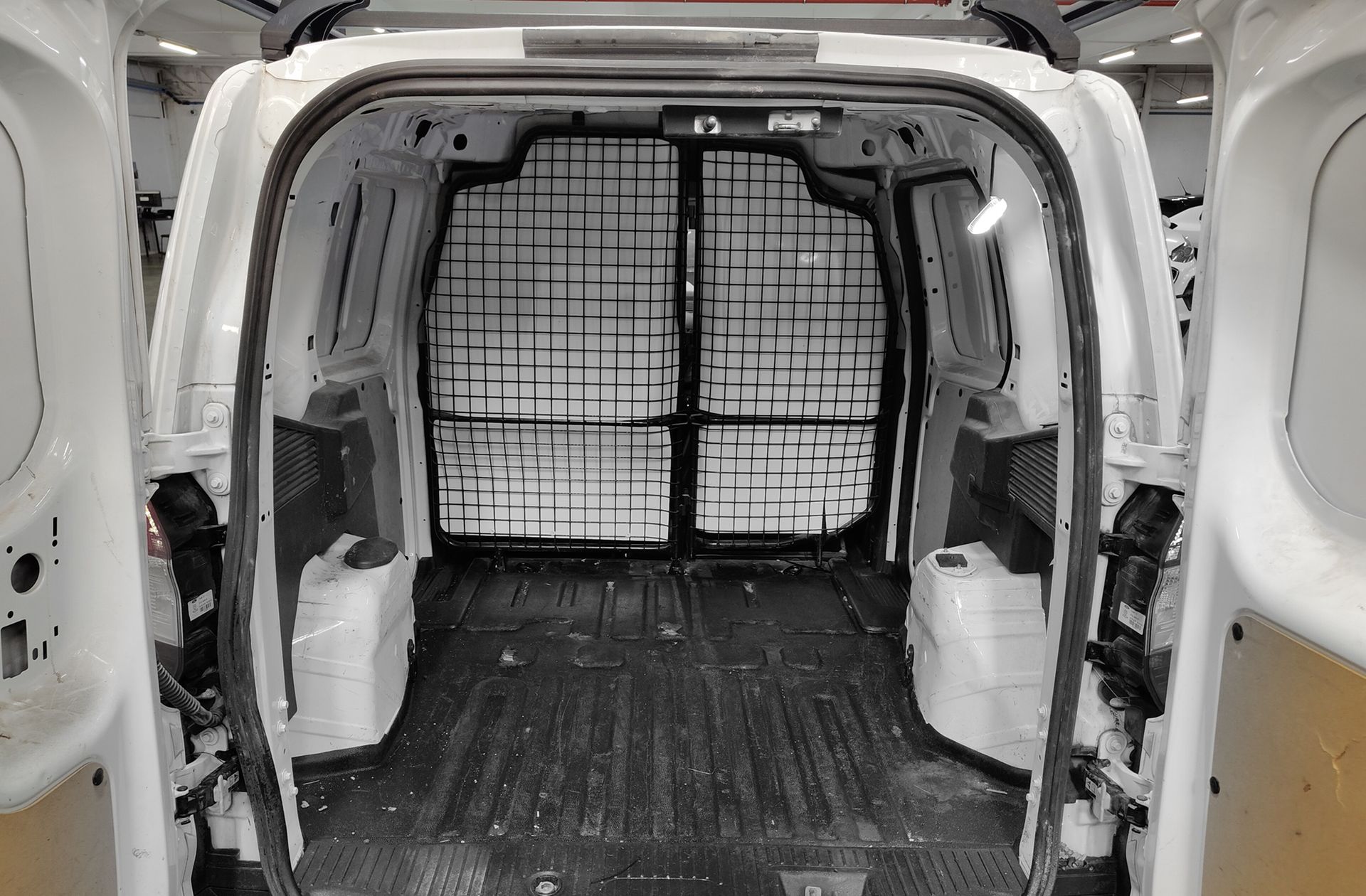 Ford Transit Furgon 1.5 TDCi Trend - foto 11